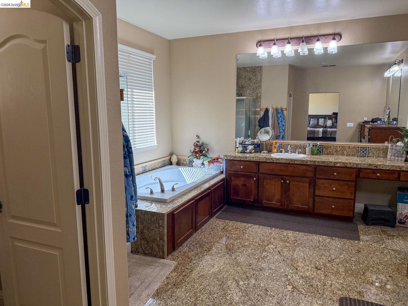 4033 Hopkins Ln, Modesto CA 95356 — photo 16