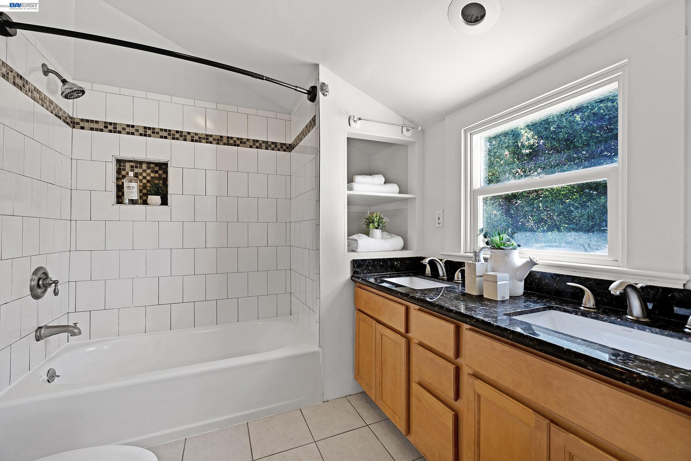 1221 Campbell, Oakland CA 94607 — photo 11