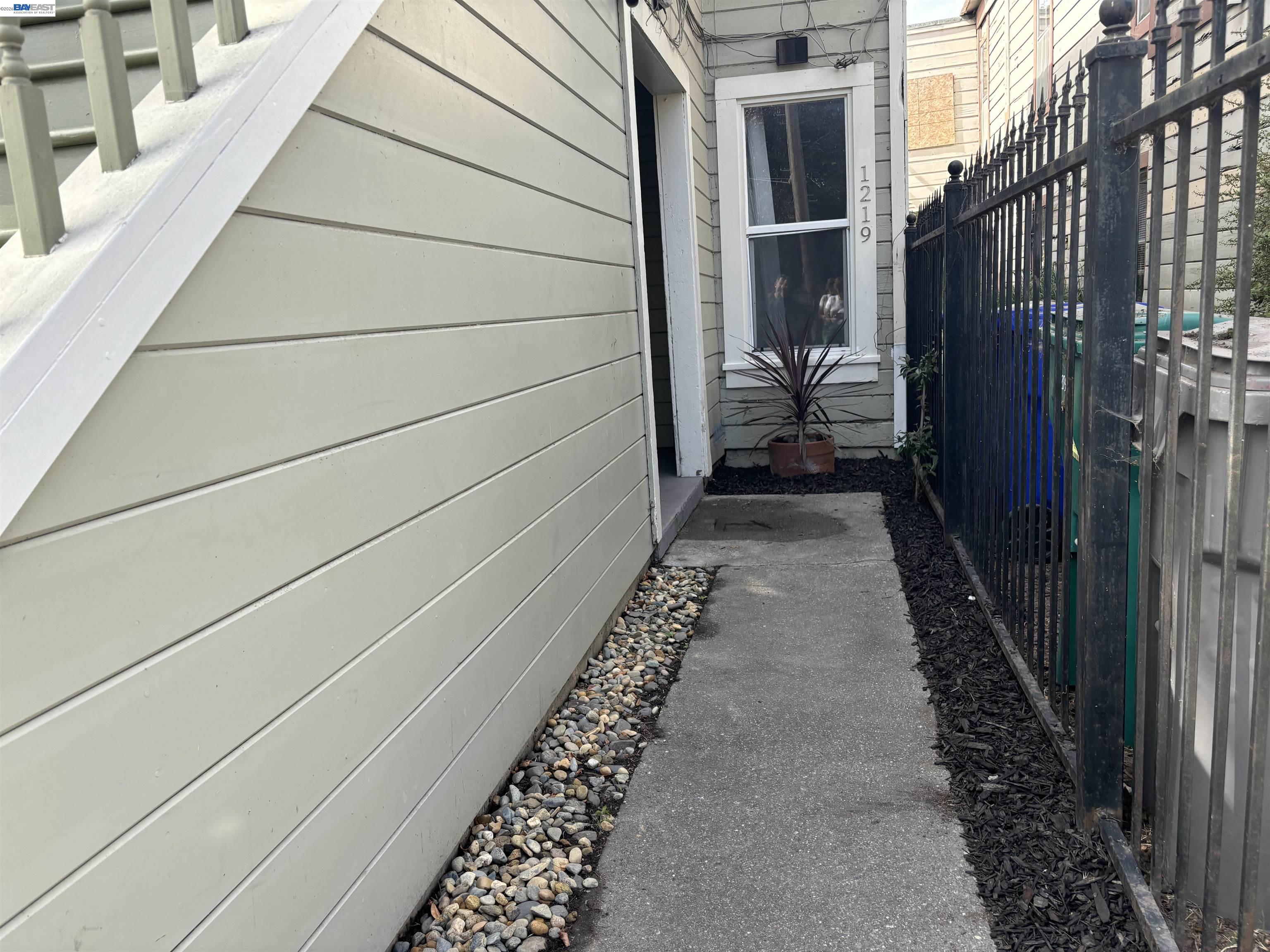 1221 Campbell, Oakland CA 94607 — photo 13