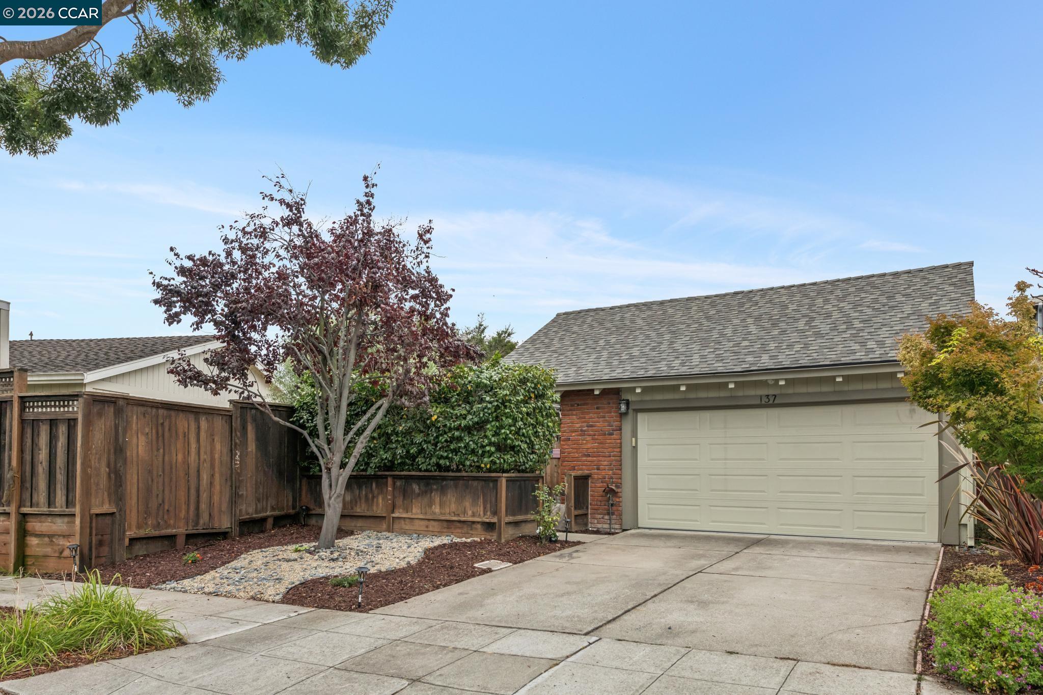 137 Brighton Rd, Alameda