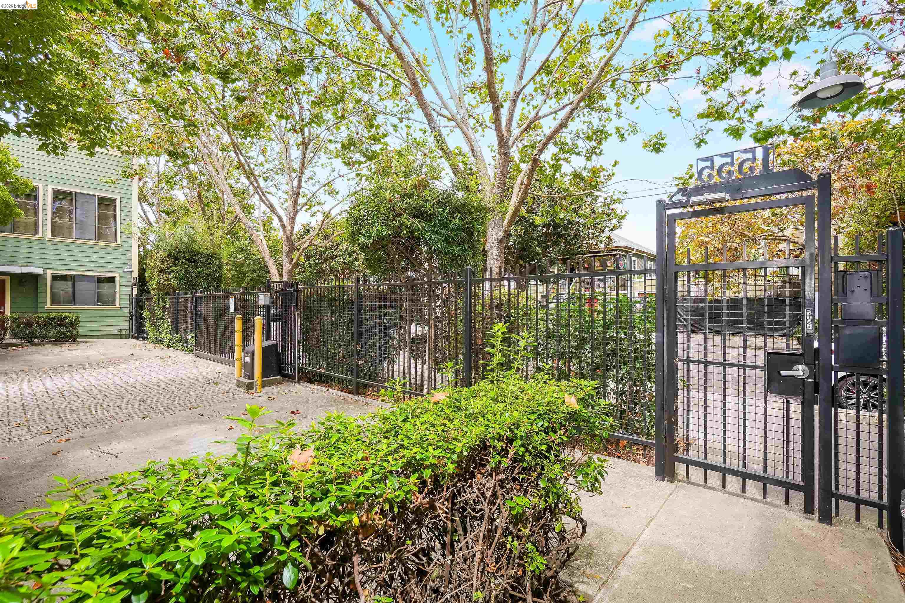 1555 32nd St # 4, Oakland CA 94608 — photo 49