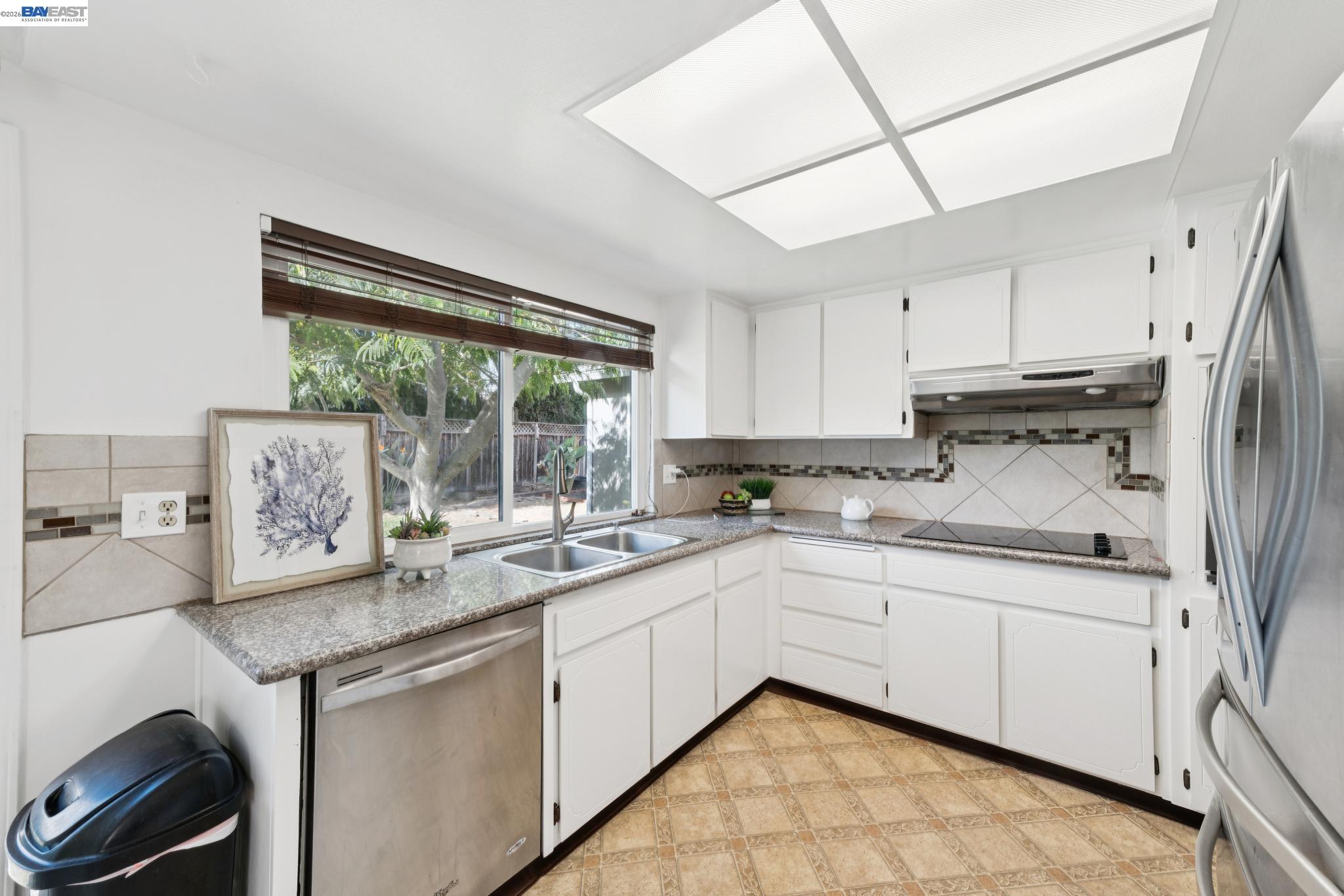 33136 Arizona, Union City CA 94587 — photo 25
