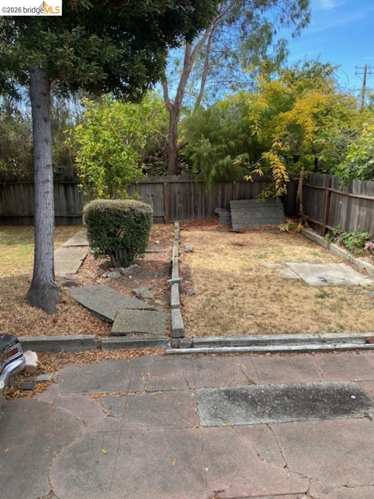 987 Yerba Buena Ave, Oakland CA 94608 — photo 8