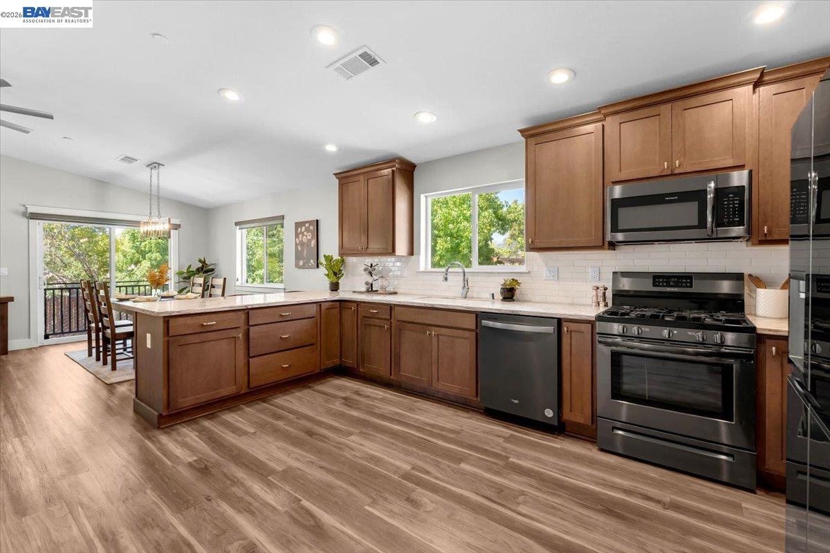 2584 Reservoir Ln, Redding CA 96002 — photo 13