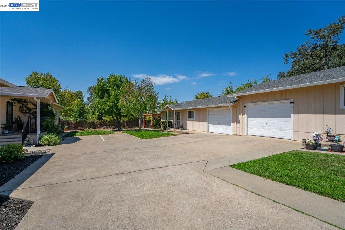 2584 Reservoir Ln, Redding CA 96002 — photo 47
