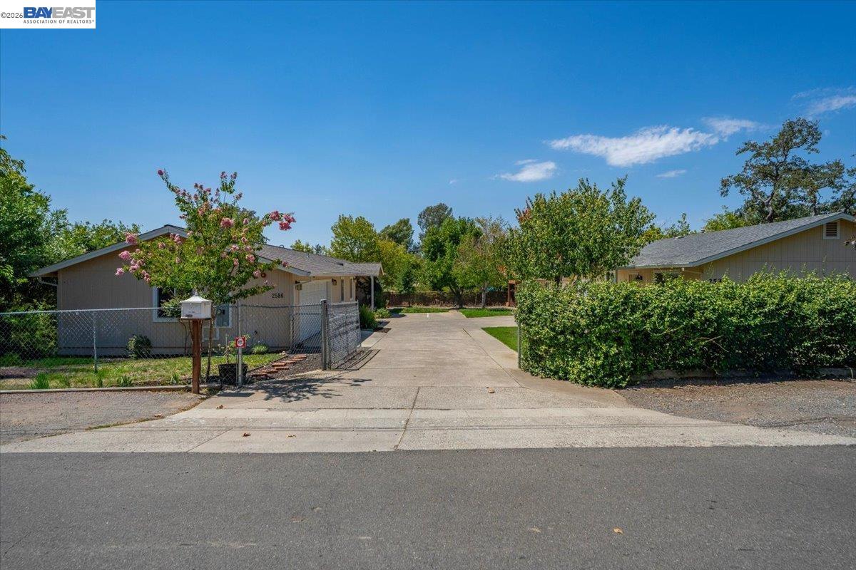2584 Reservoir Ln, Redding CA 96002 — photo 54