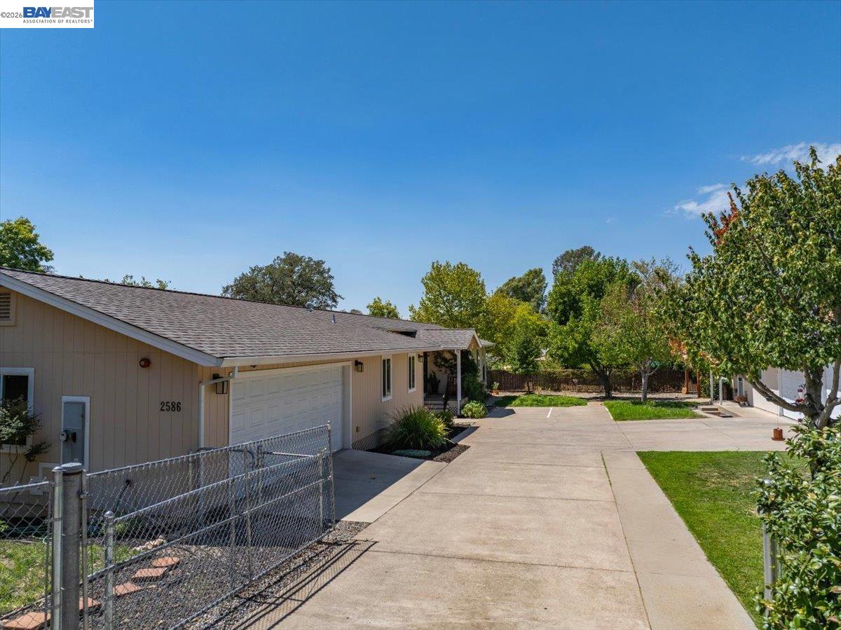 2584 Reservoir Ln, Redding CA 96002 — photo 55