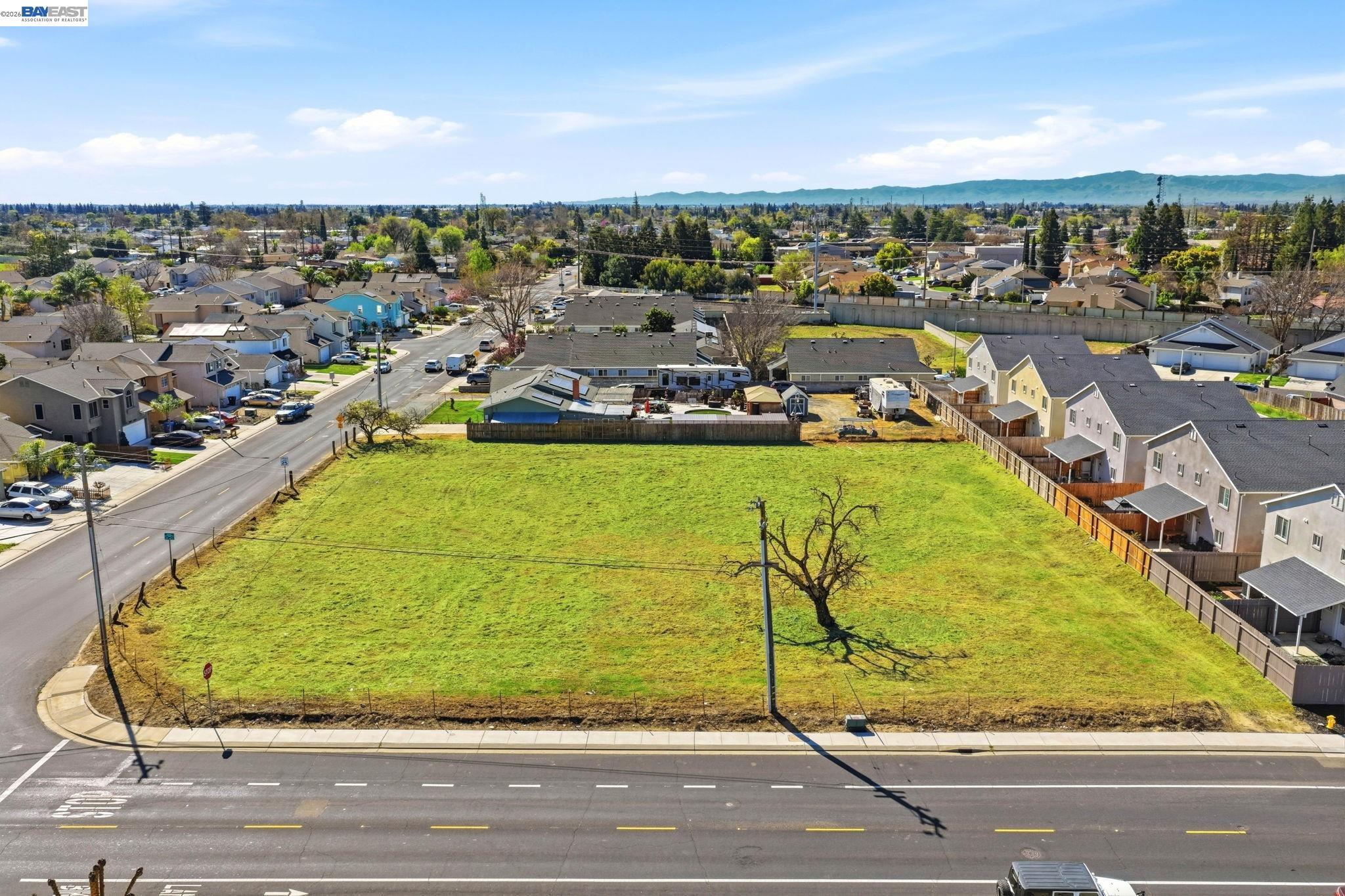 445 N Walnut Ave, Manteca CA 95336 — photo 18