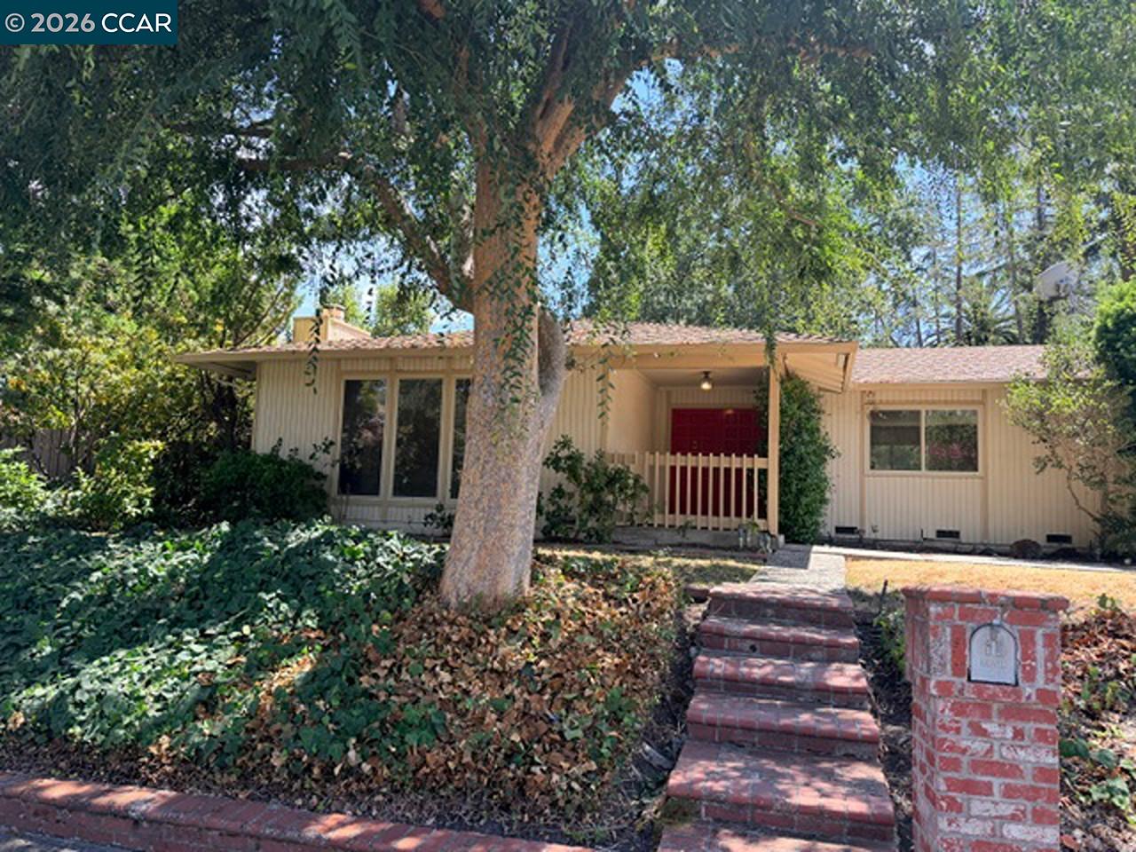 678 El Cerro Blvd