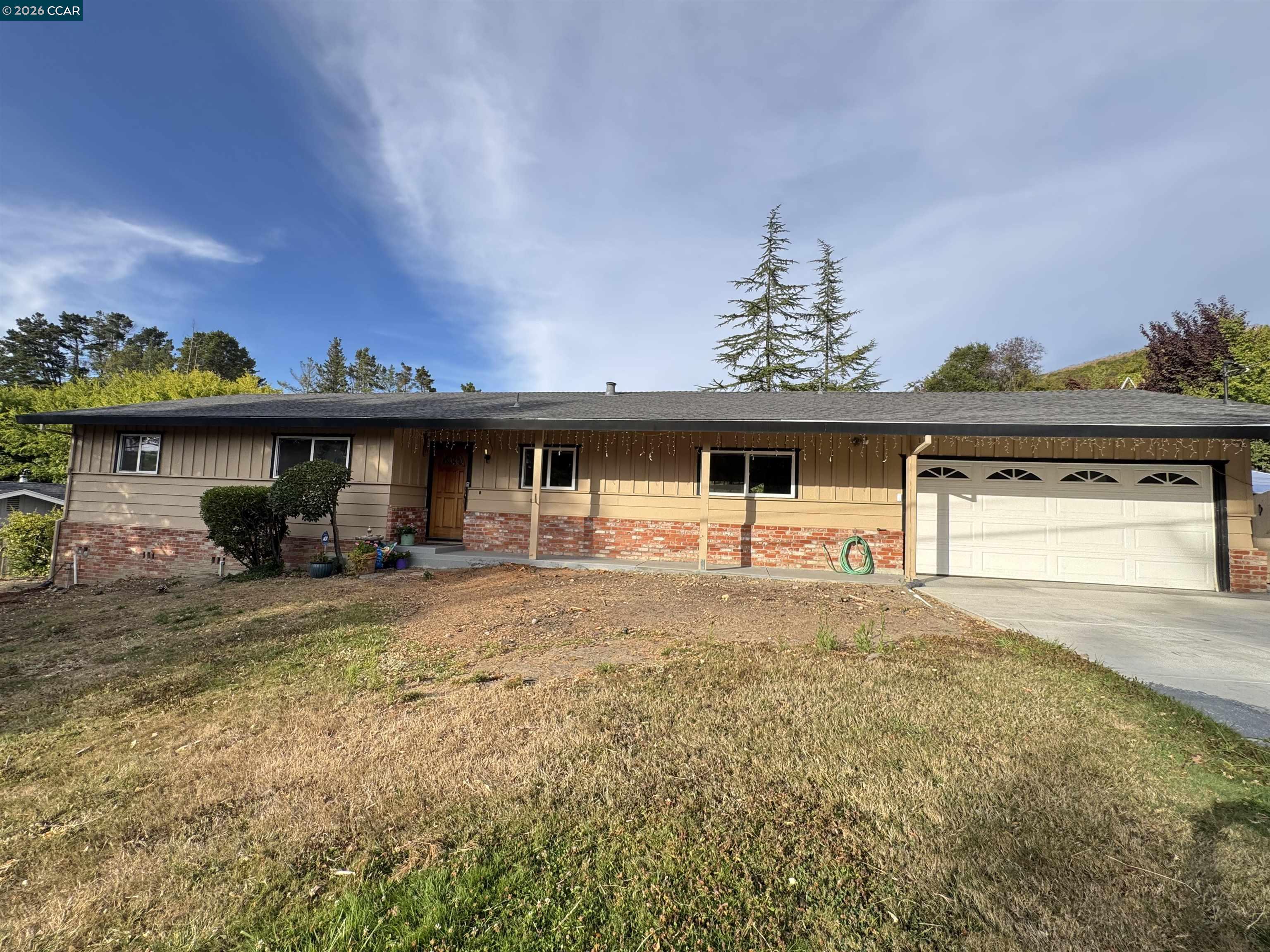 1167 Larch Ave