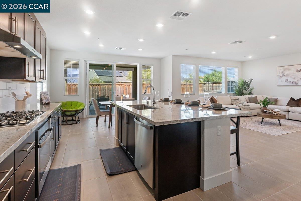 6738 Verbena St, Tracy CA 95377 — photo 16
