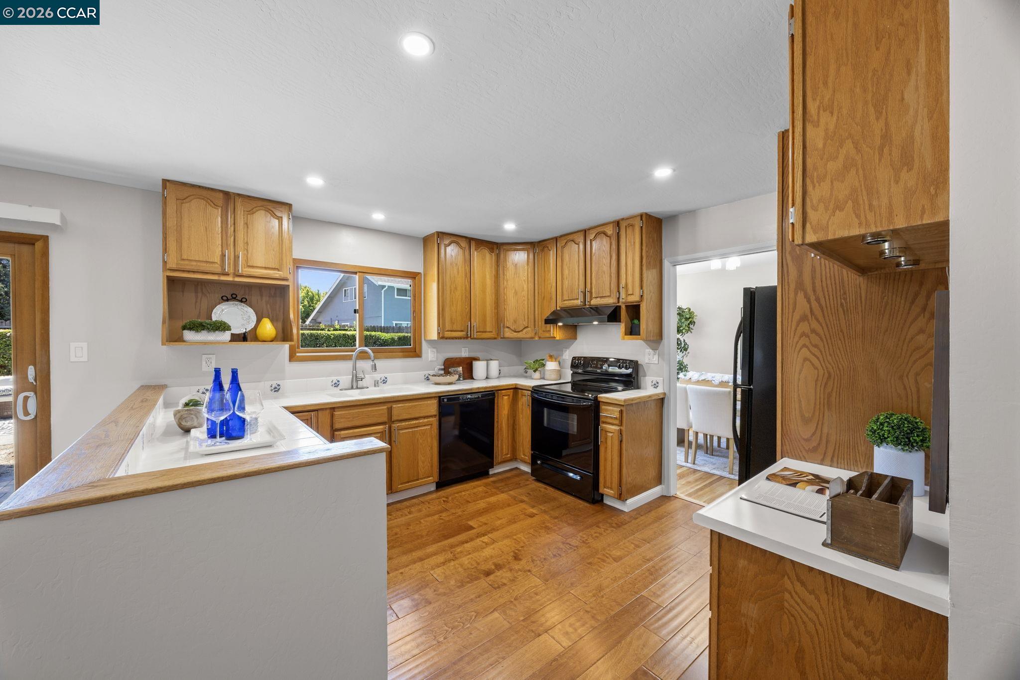 1320 Hookston Rd, Concord CA 94518 — photo 8