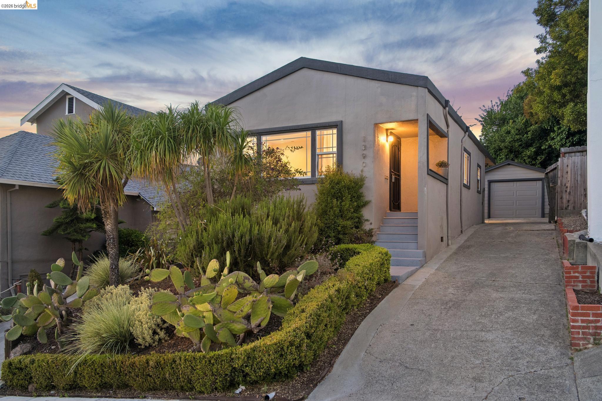 1390 E 31st St, Oakland