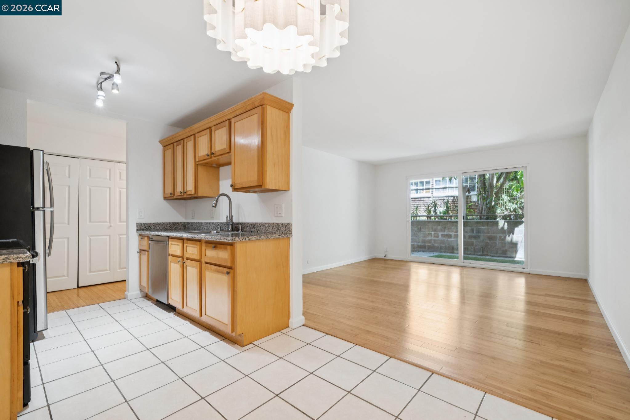 150 Pearl St 122, Oakland