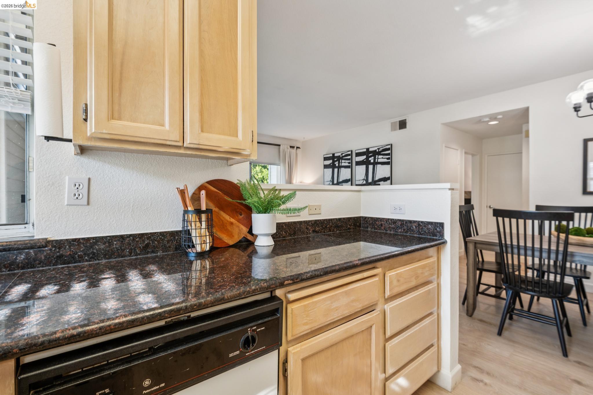 255 Florence Ct, Hercules CA 94547 — photo 11
