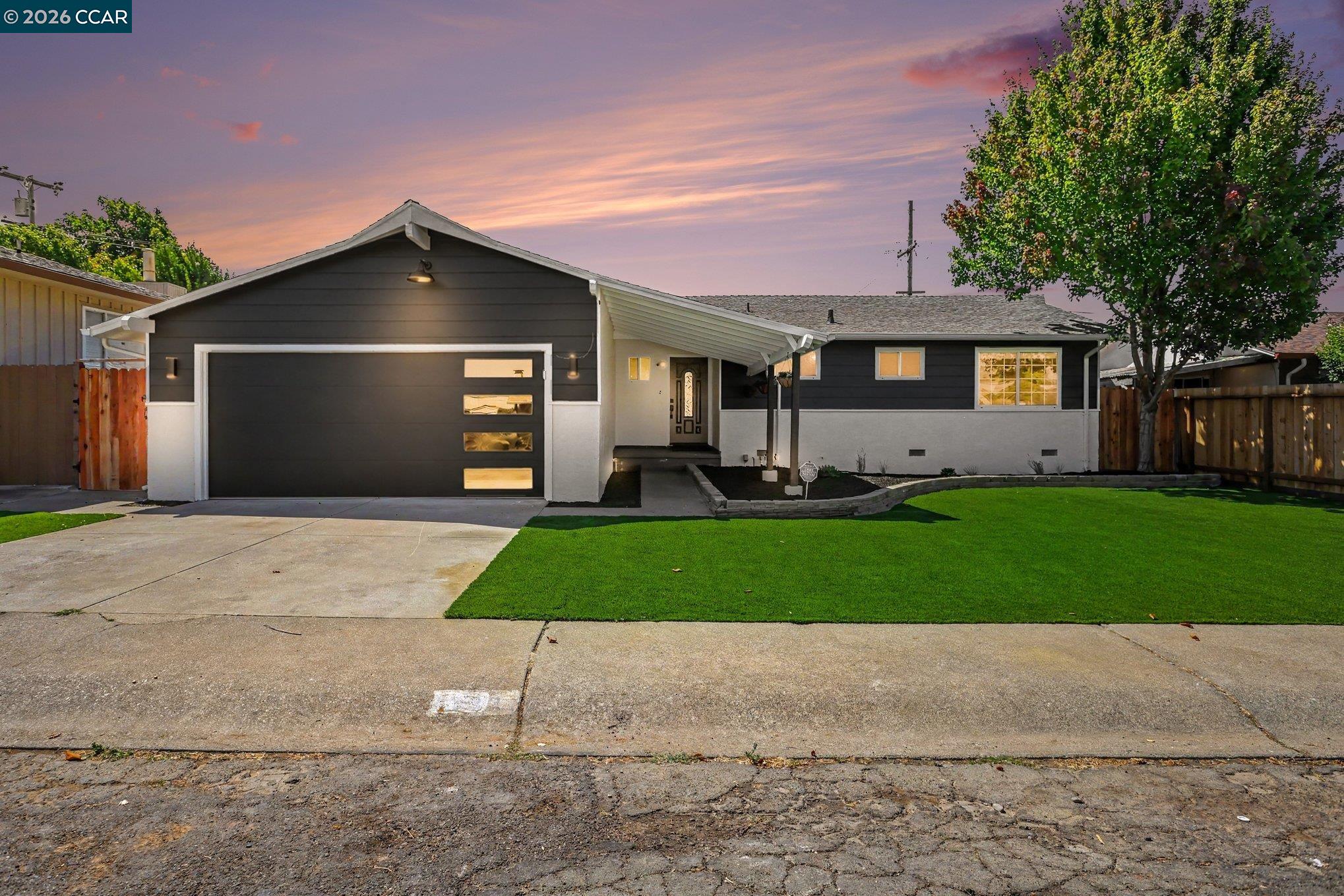 Front Image Thumbnail for CC41145653