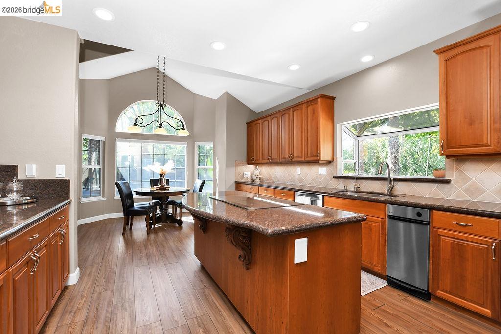 565 Mcintosh Ter, Brentwood CA 94513 — photo 9