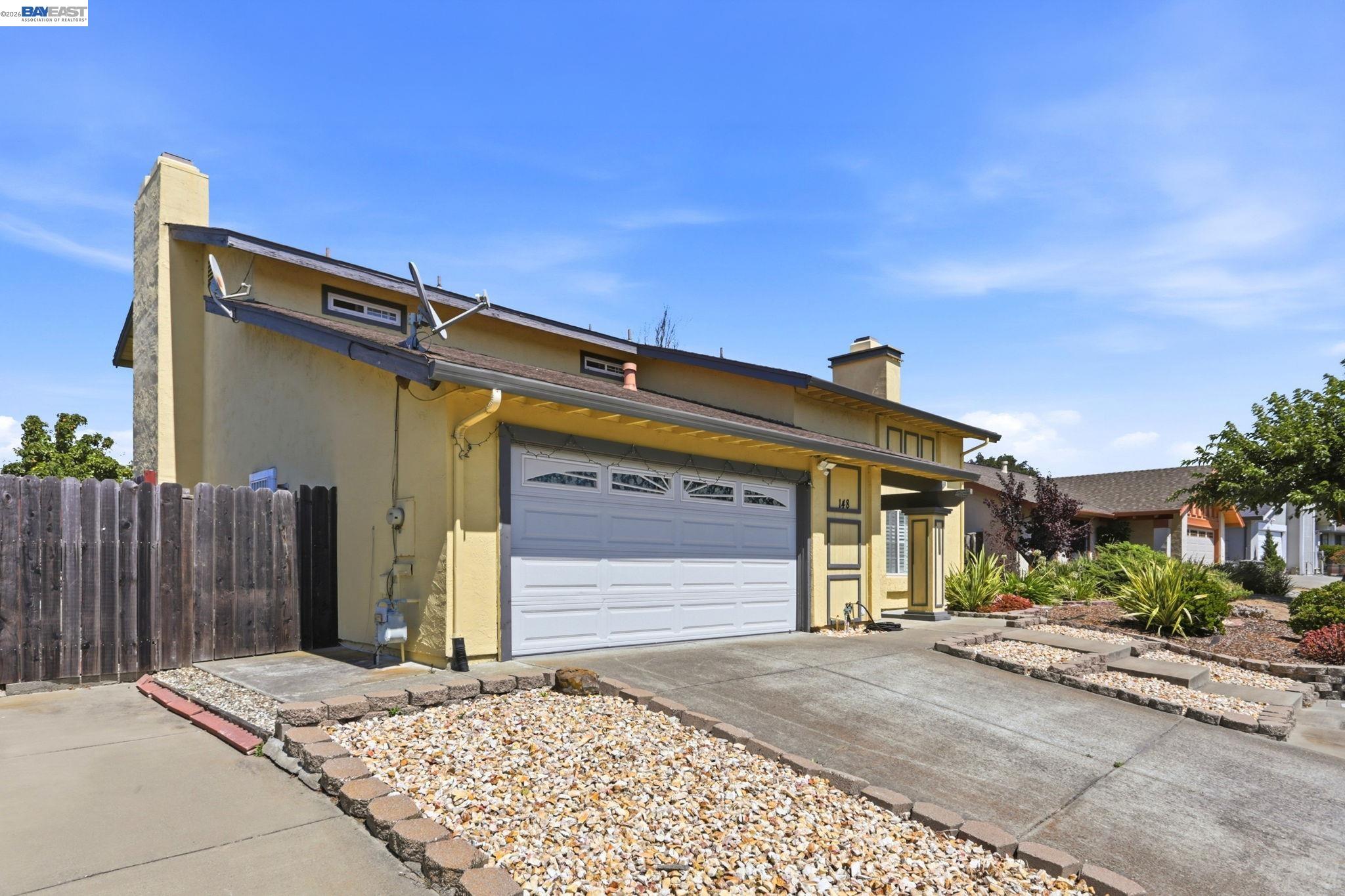 148 Valley Oak Ln, Vallejo CA 94591 — photo 5