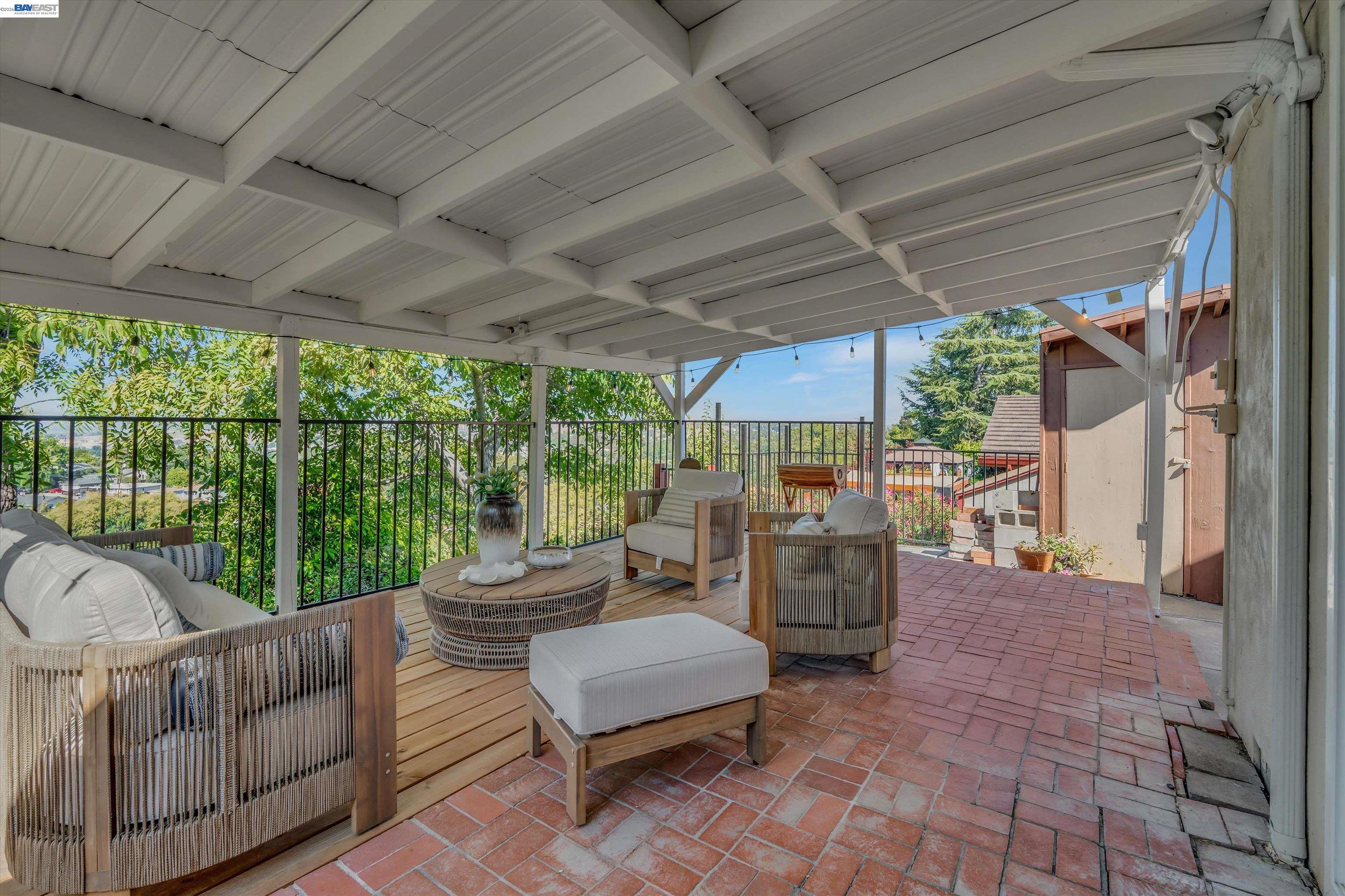327 Kingston Ave, Martinez CA 94553 — photo 3