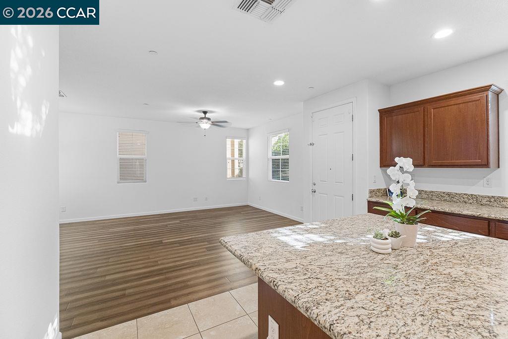 7832 Acorri Walk, Sacramento CA 95823 — photo 14