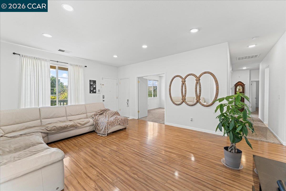 563 Silver Saddle Dr, Pittsburg CA 94565 — photo 6