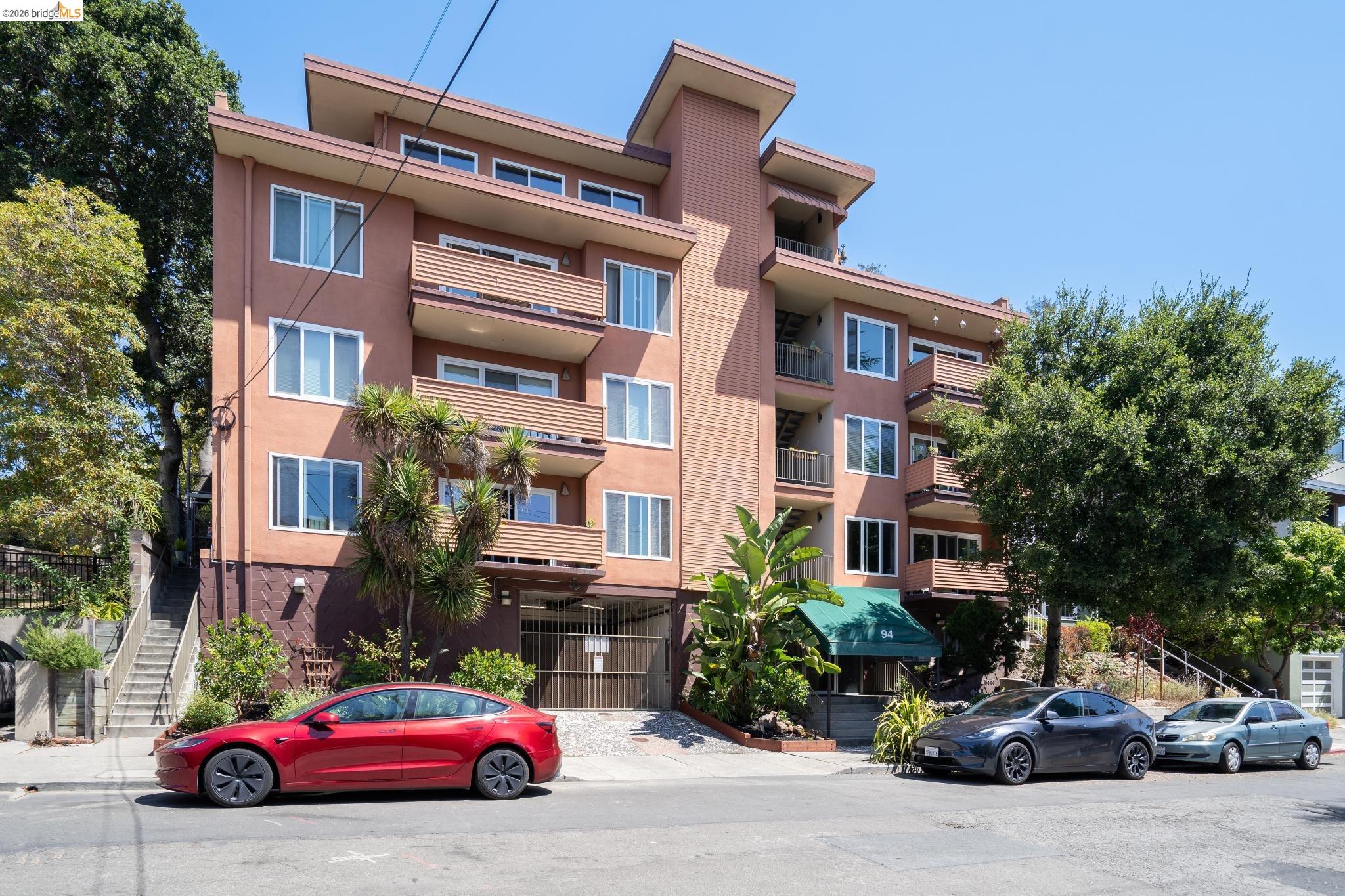 94 Bayo Vista Ave 204, Oakland
