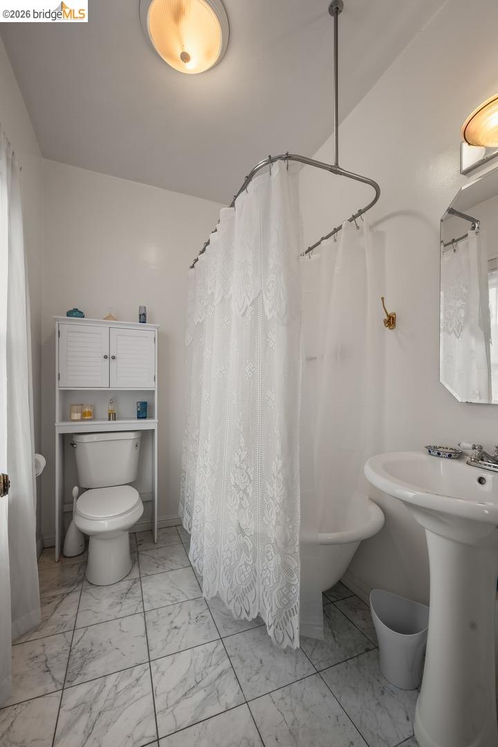 2000 Clinton AVE, Alameda CA 94501 — photo 13
