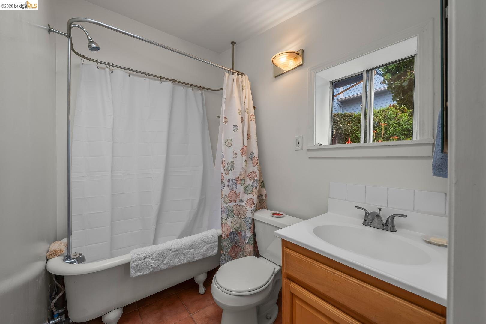 2000 Clinton AVE, Alameda CA 94501 — photo 18