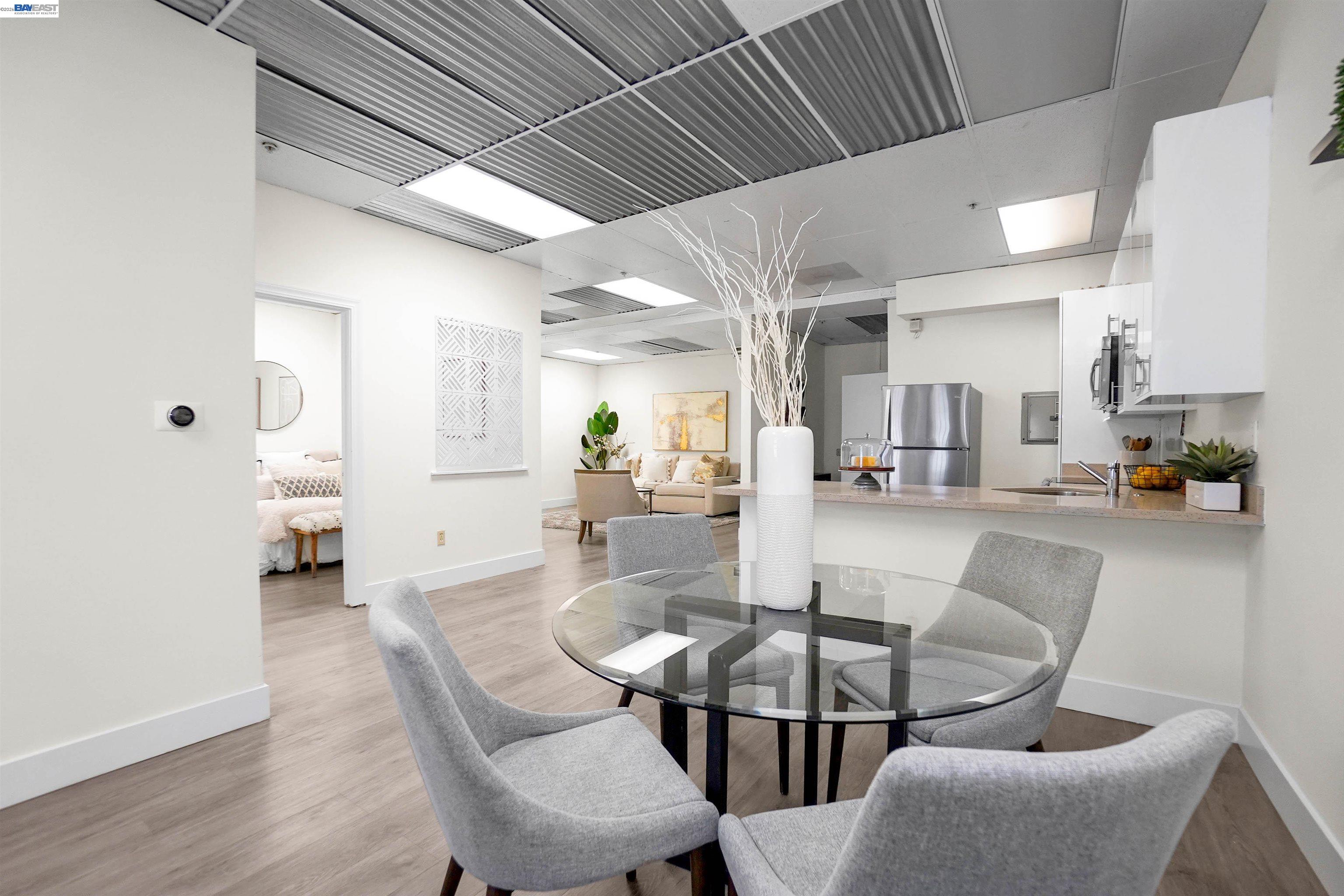 850 W Grand Ave B, Oakland