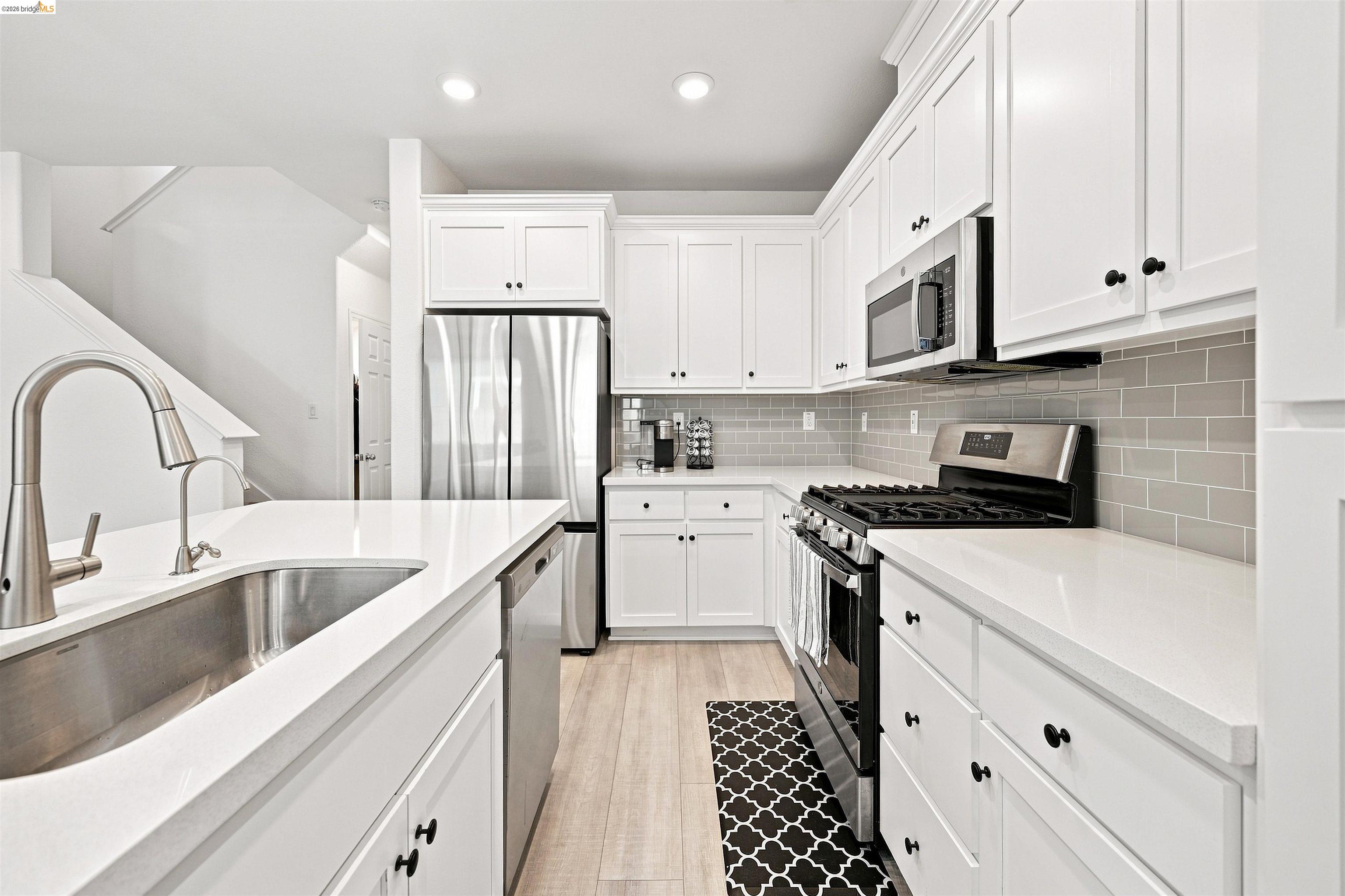 Front Image Thumbnail for EB41145776