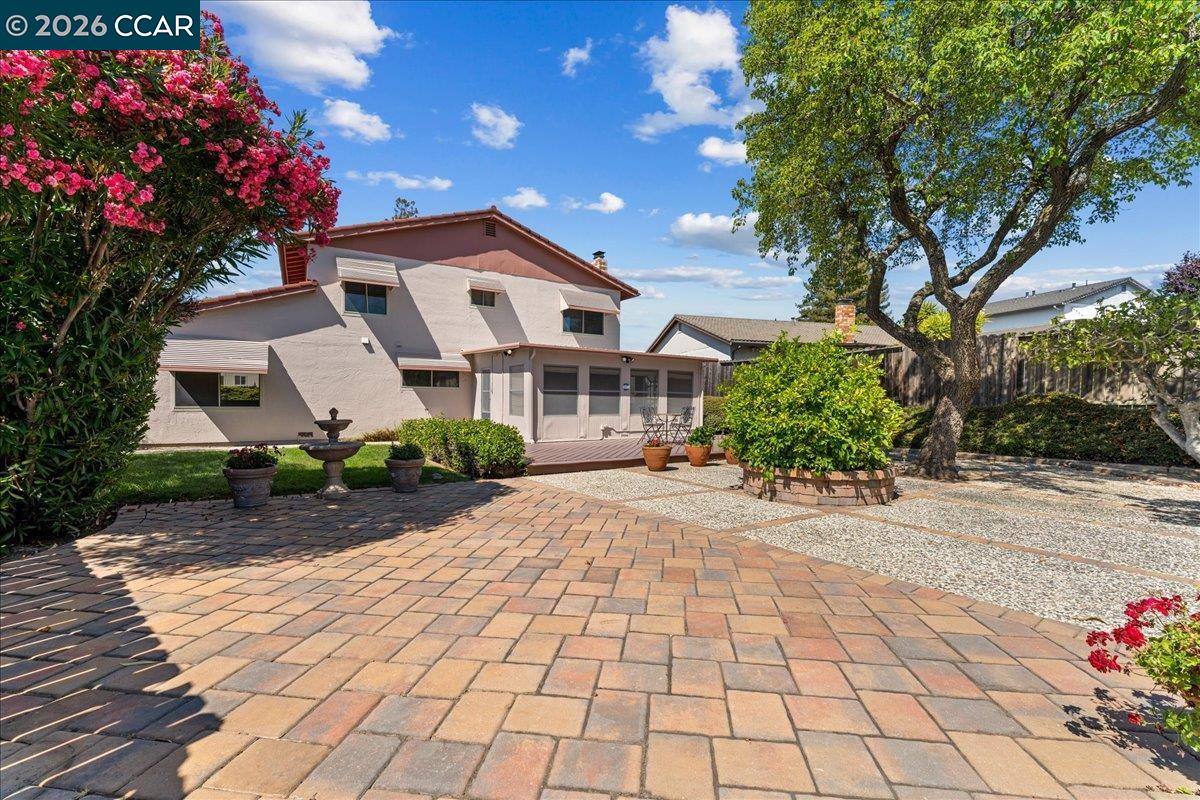 124 Chestnut Dr, Hercules CA 94547 — photo 28