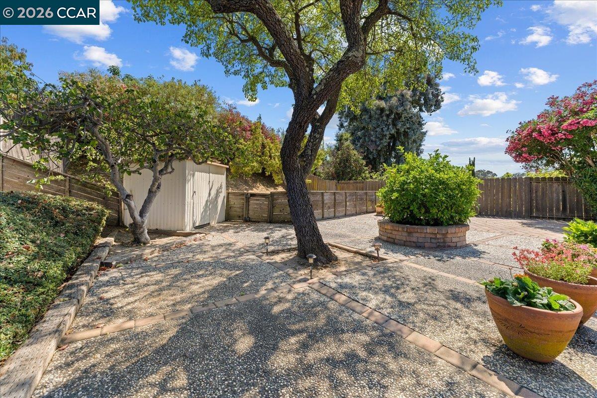 124 Chestnut Dr, Hercules CA 94547 — photo 30