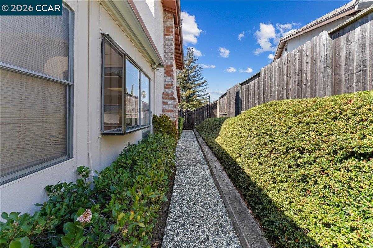 124 Chestnut Dr, Hercules CA 94547 — photo 43