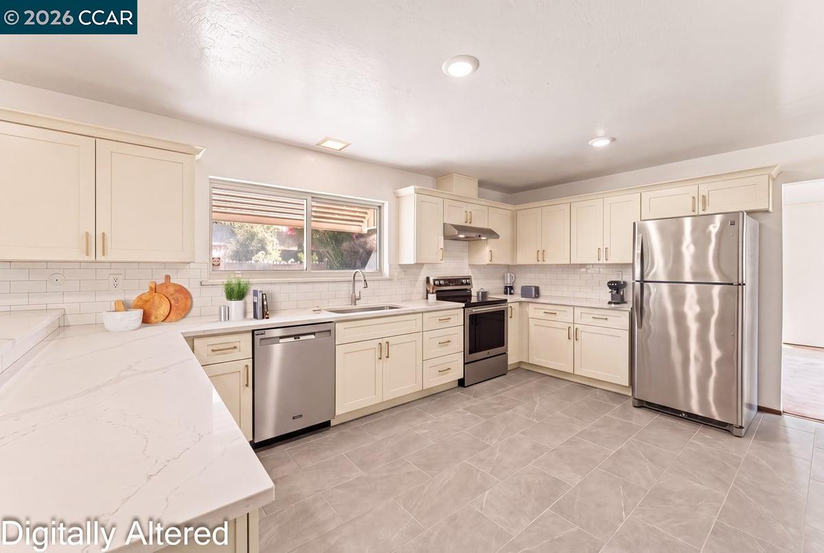 124 Chestnut Dr, Hercules CA 94547 — photo 9