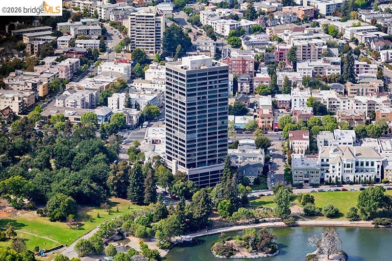 565 Bellevue Ave. 806, Oakland