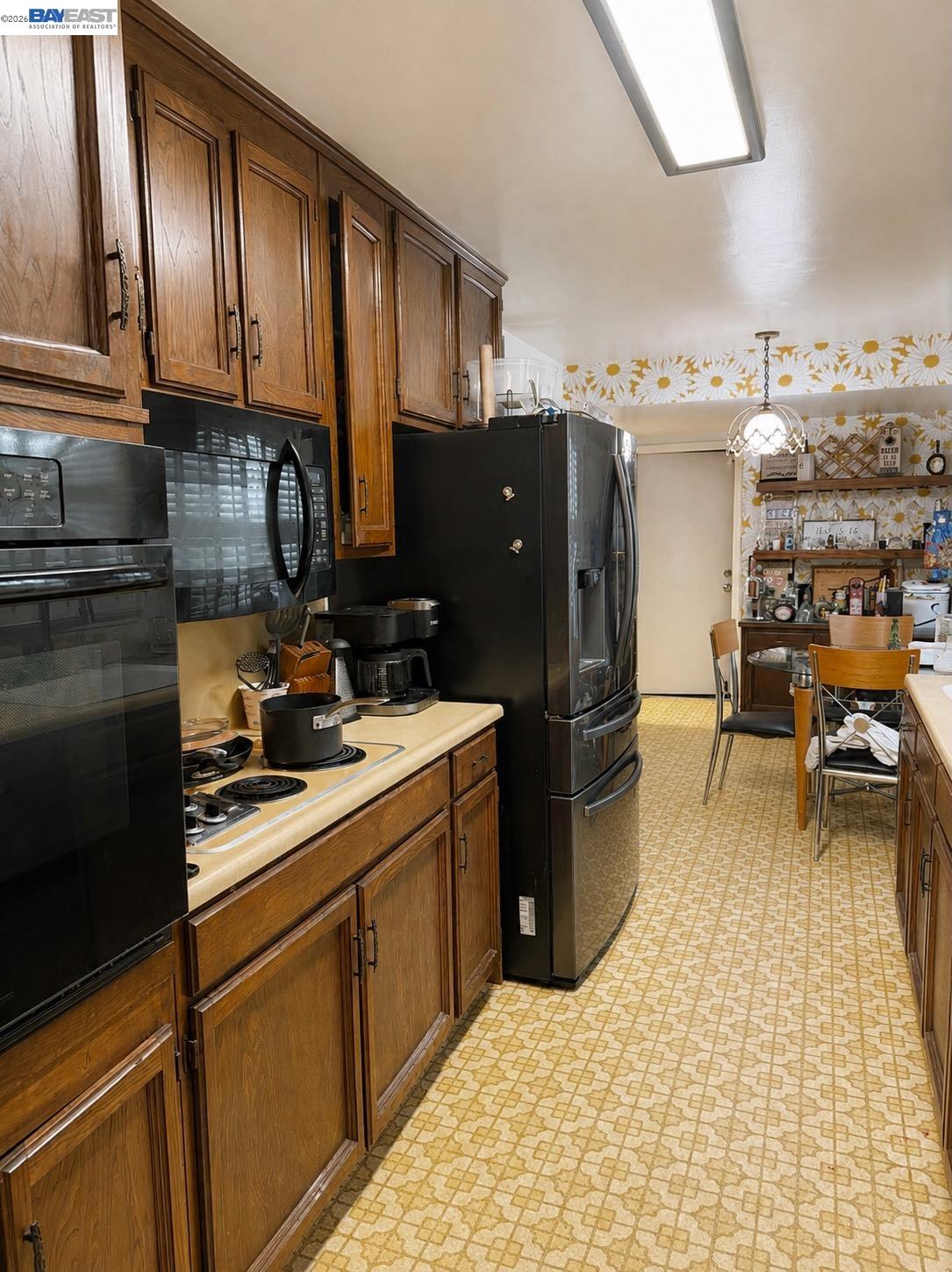 5814 Hemlock St, Sacramento CA 95841 — photo 12