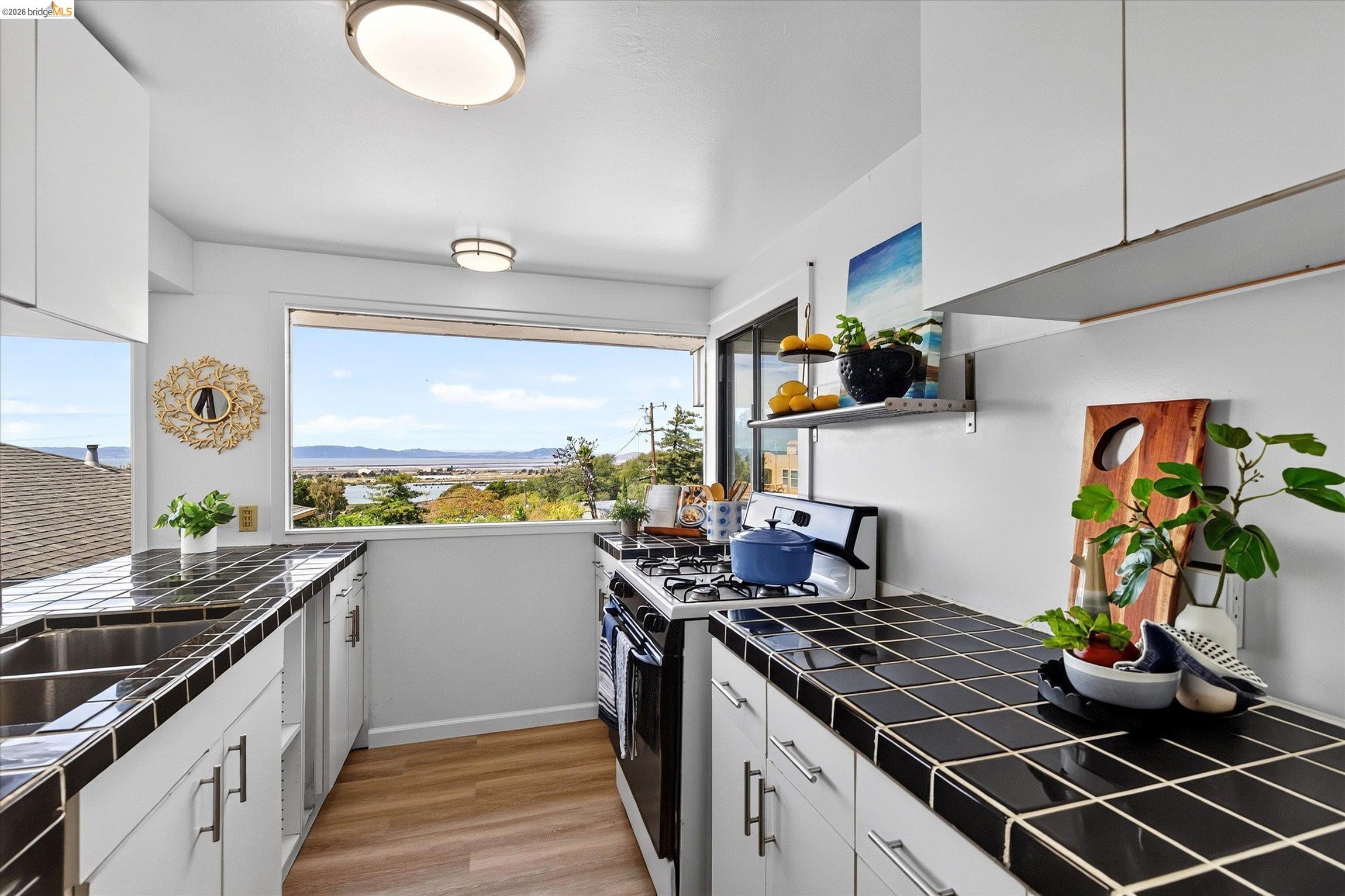 136 Craven St, Vallejo CA 94590 — photo 9