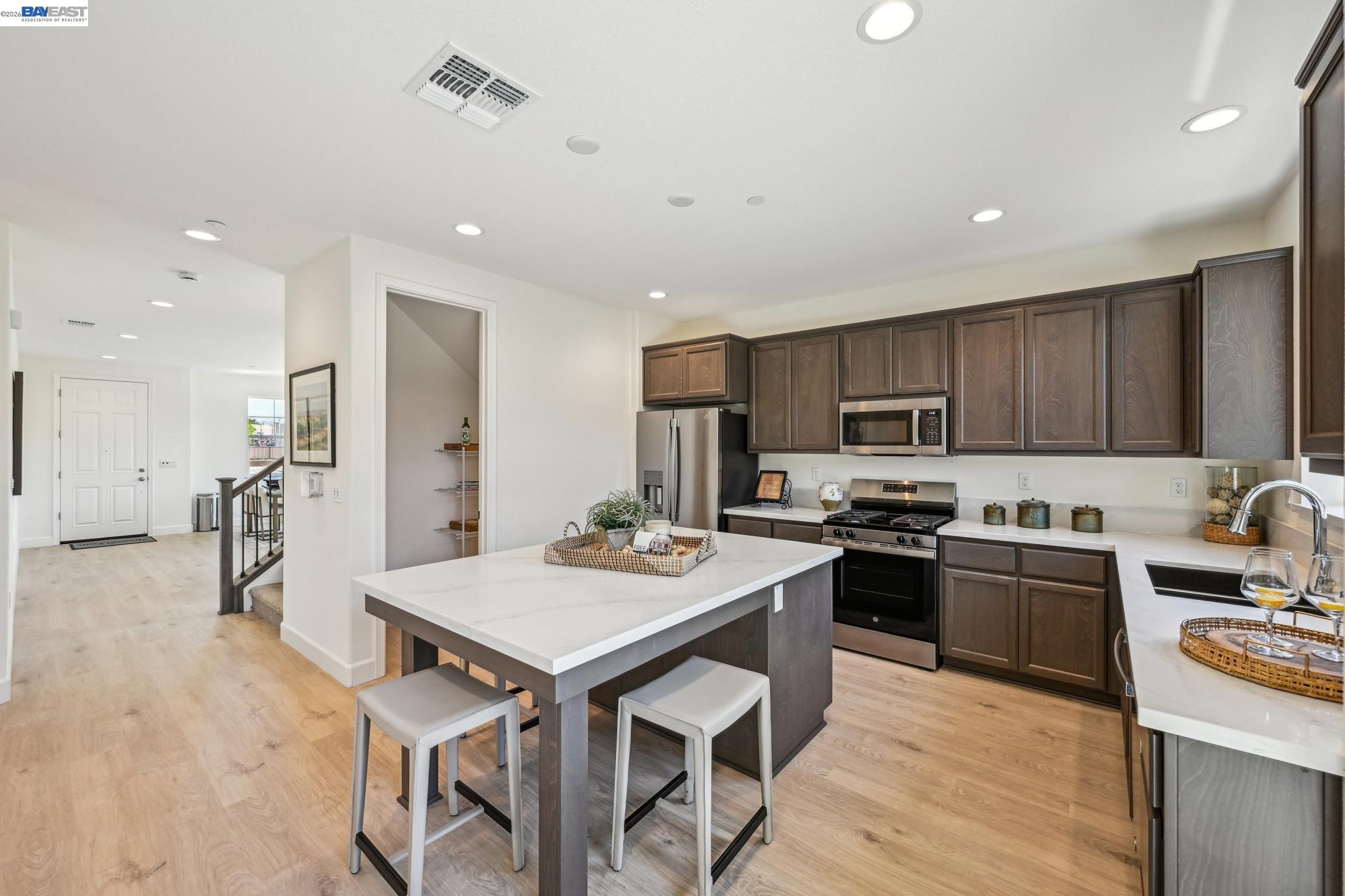 125 Creek View Cir, Fairfield CA 94533 — photo 17