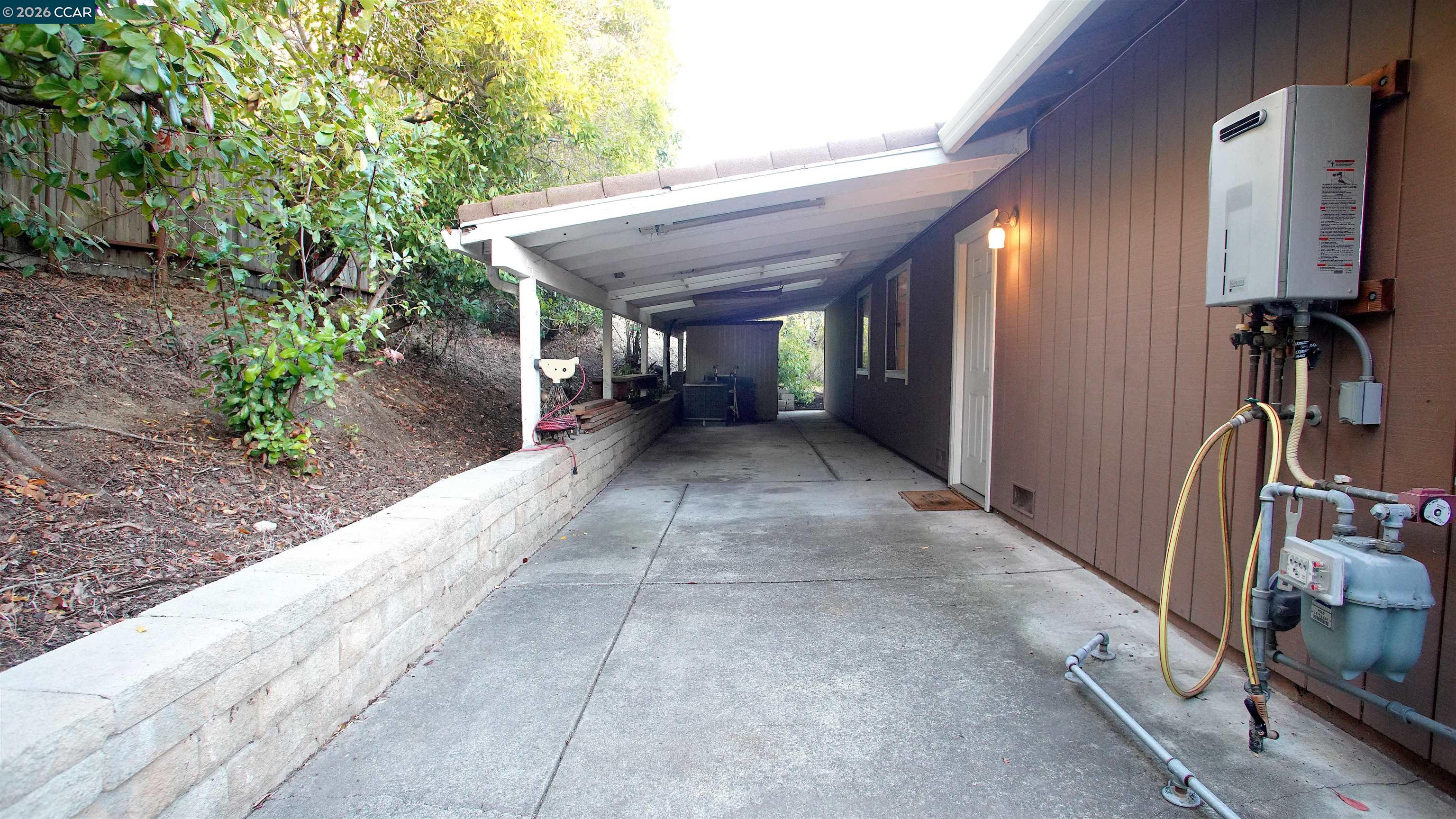 2531 Moraga Dr, Pinole CA 94564 — photo 2