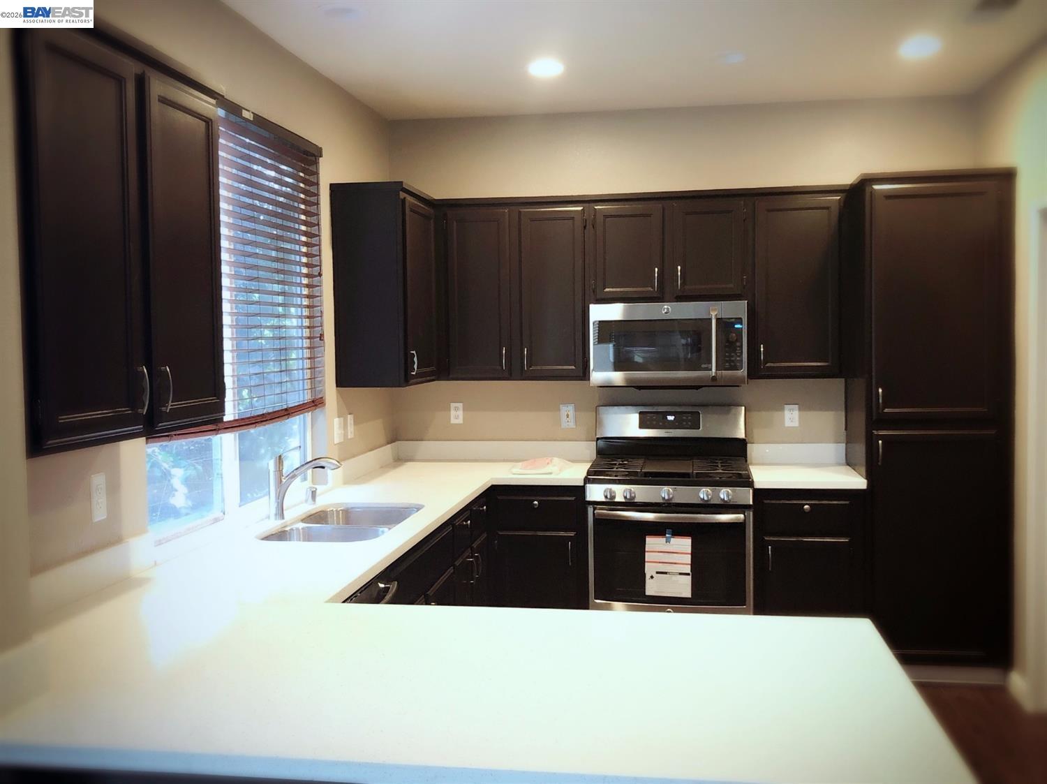 1724 Wawona St, Manteca CA 95337 — photo 2