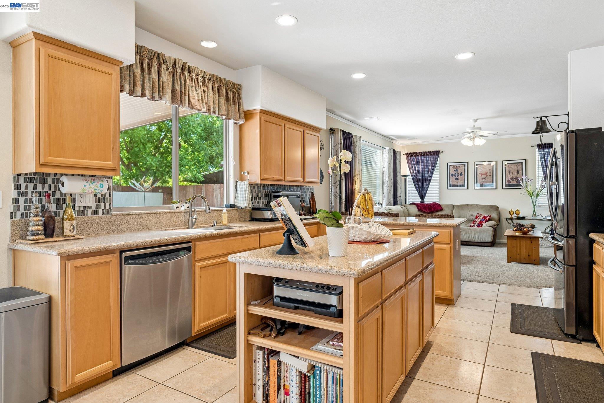 1021 Saunders Ct, Galt CA 95632 — photo 16