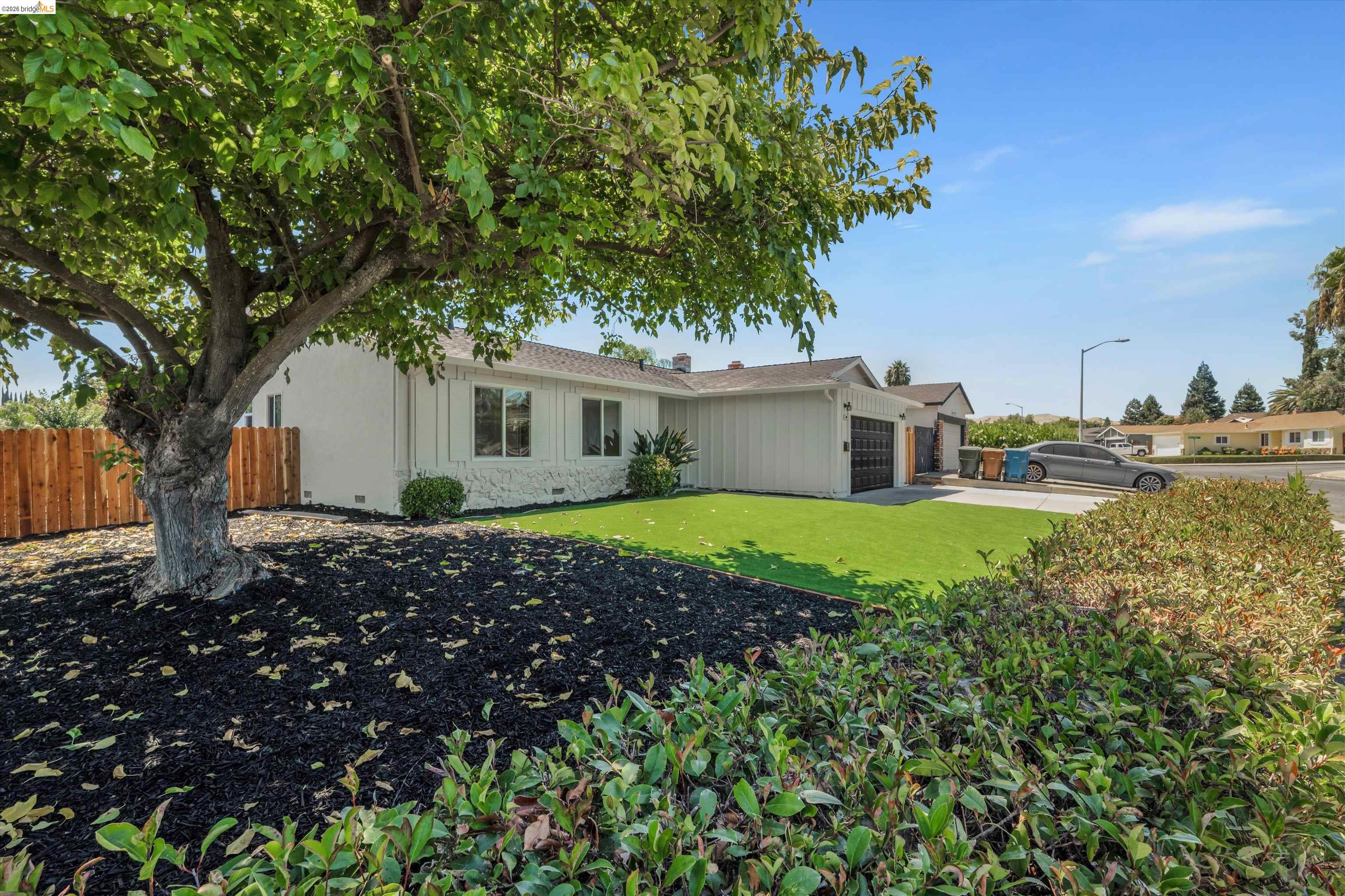 304 Huntington Dr, Antioch CA 94509 — photo 3