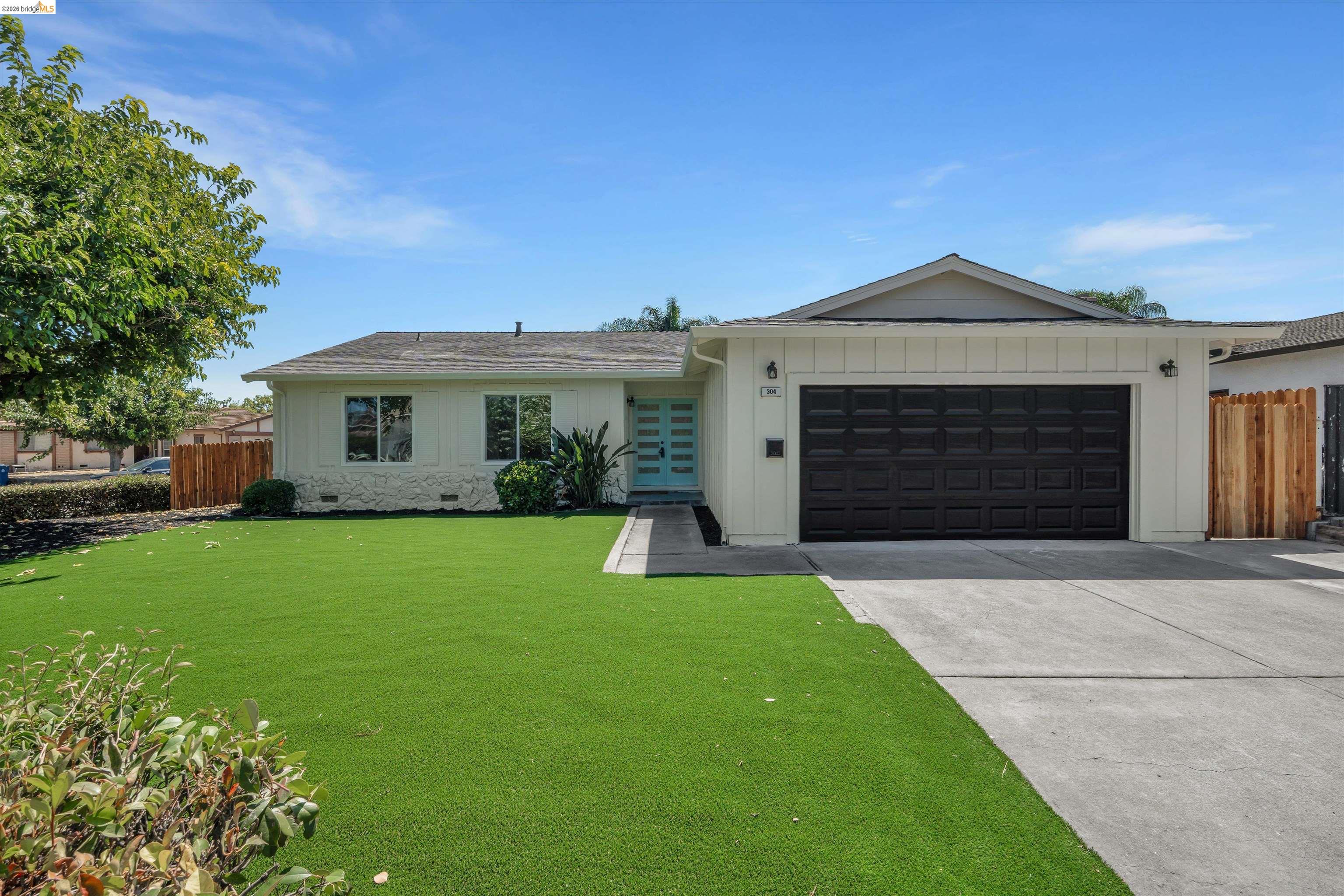 304 Huntington Dr, Antioch CA 94509 — photo 4