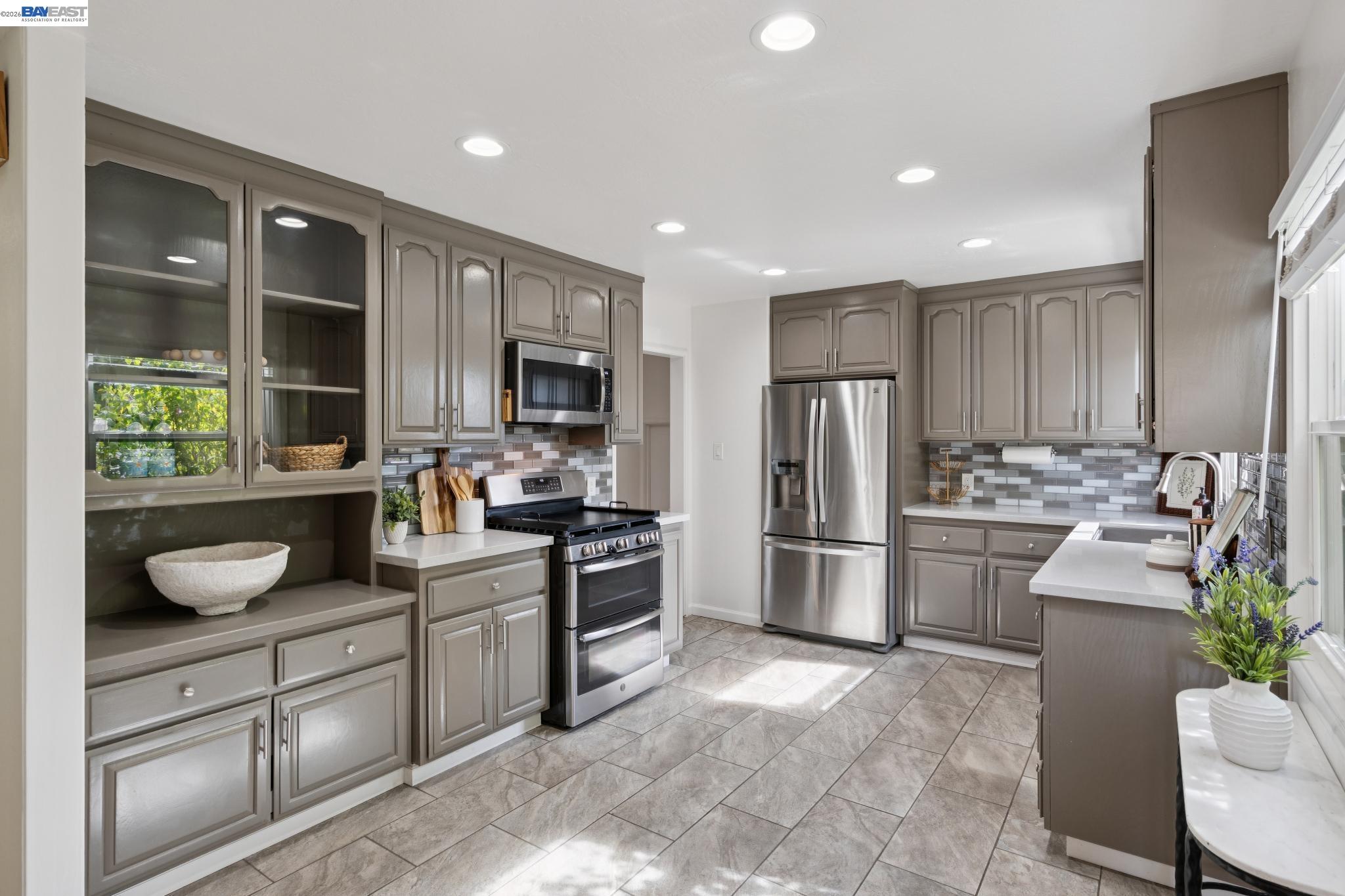 15040 Costela St, San Leandro CA 94579 — photo 8