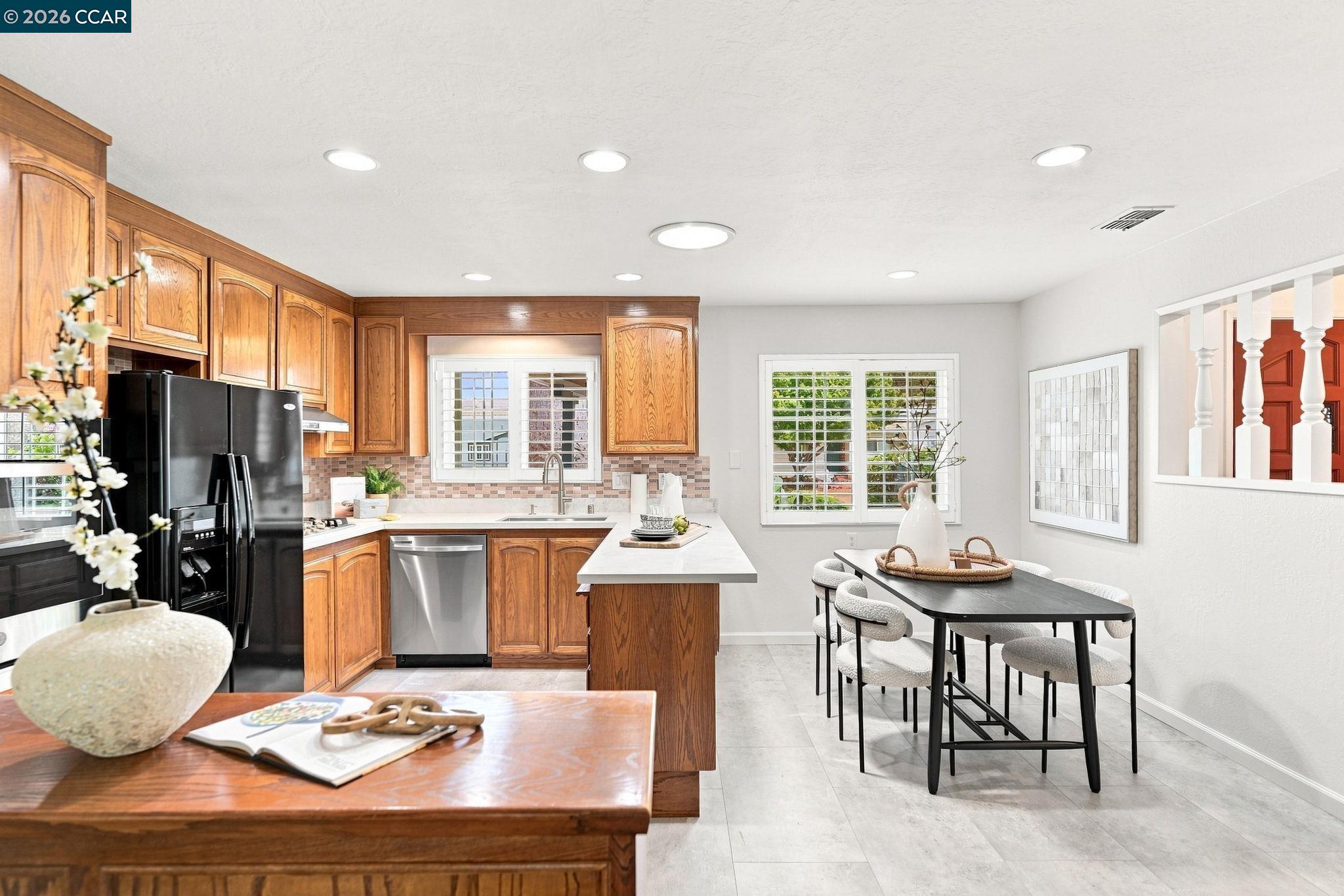 1624 Lynwood Dr, Concord CA 94521 — photo 11