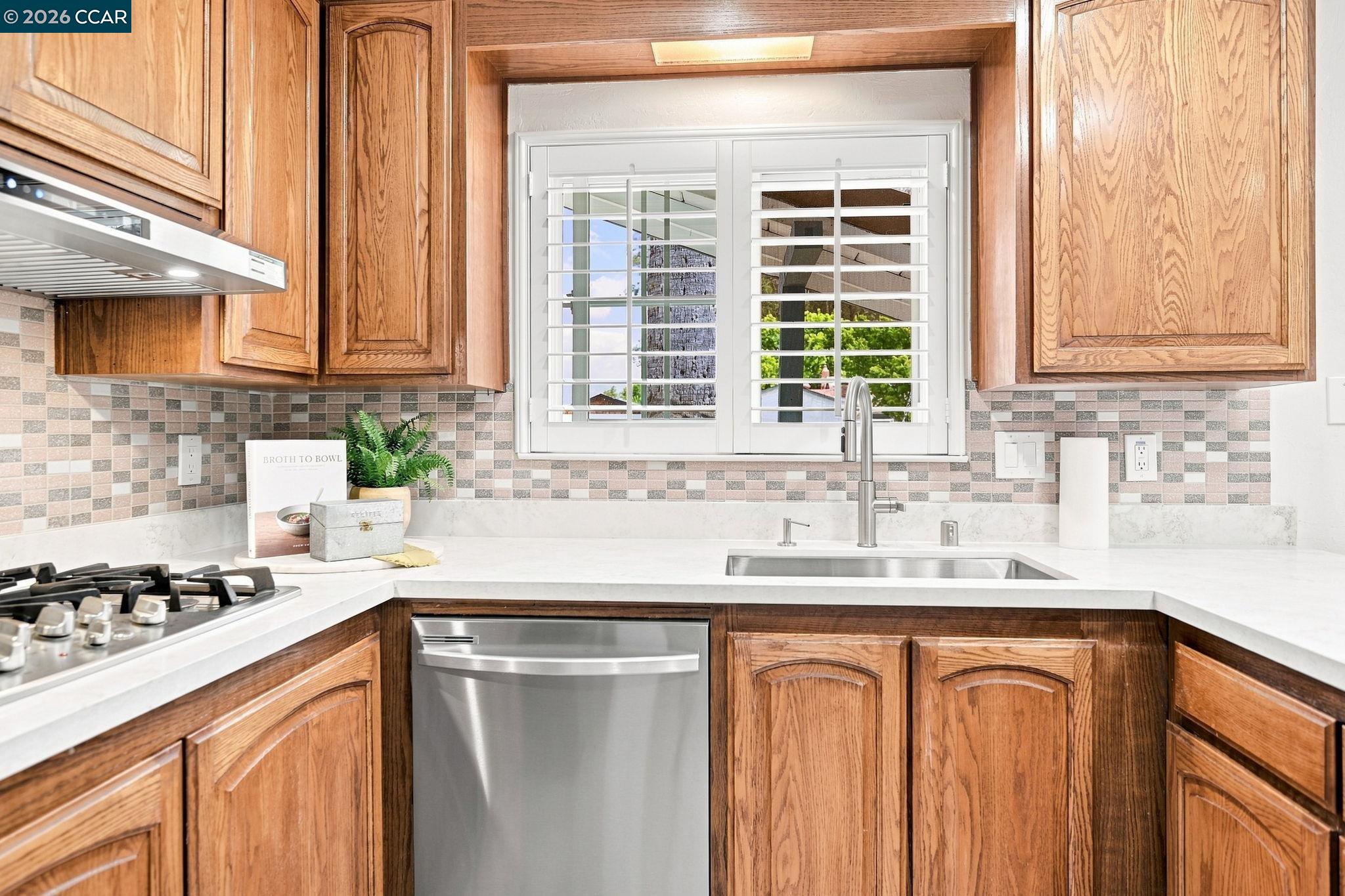 1624 Lynwood Dr, Concord CA 94521 — photo 10
