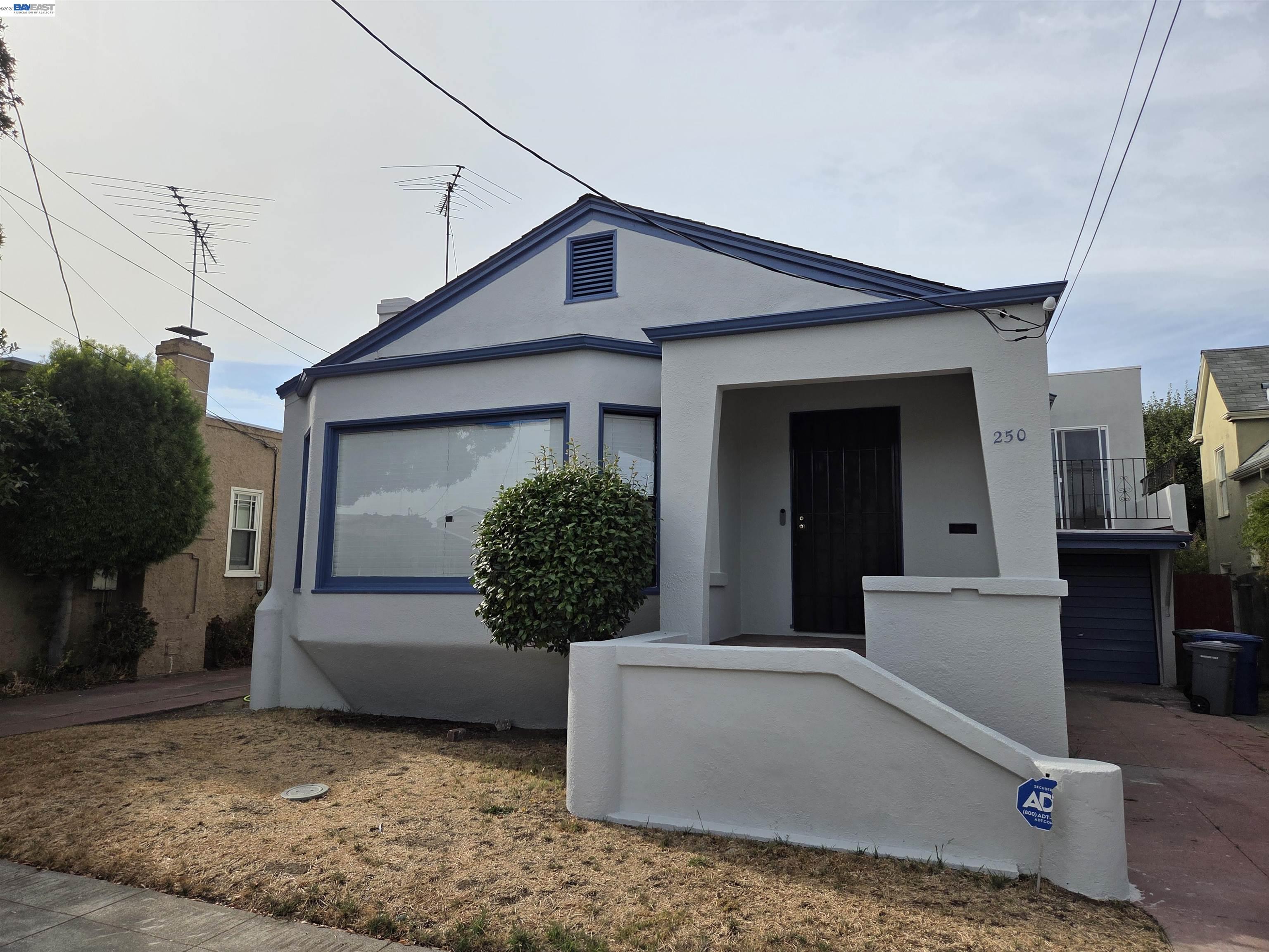 250 W Broadmoor Blvd