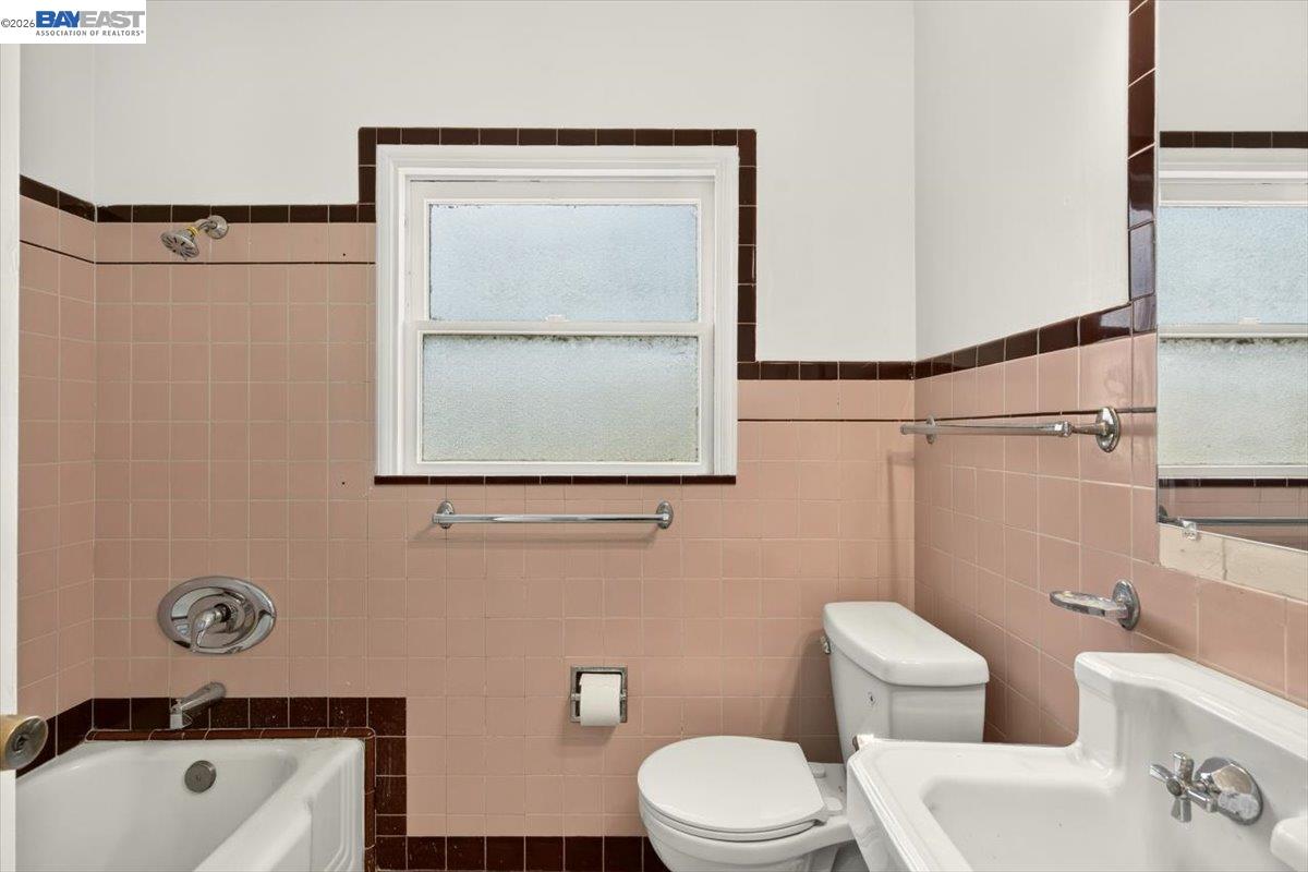 250 W Broadmoor Blvd, San Leandro CA 94577 — photo 24