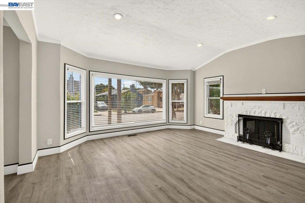 250 W Broadmoor Blvd, San Leandro CA 94577 — photo 8