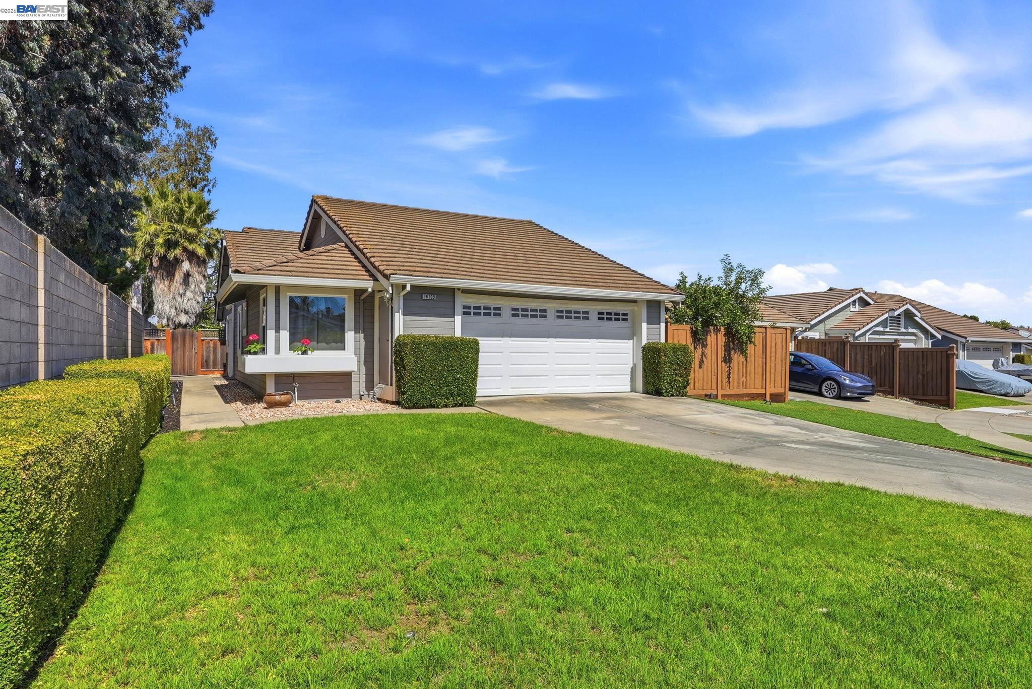 38109 Iris Court, Newark CA 94560 — photo 2